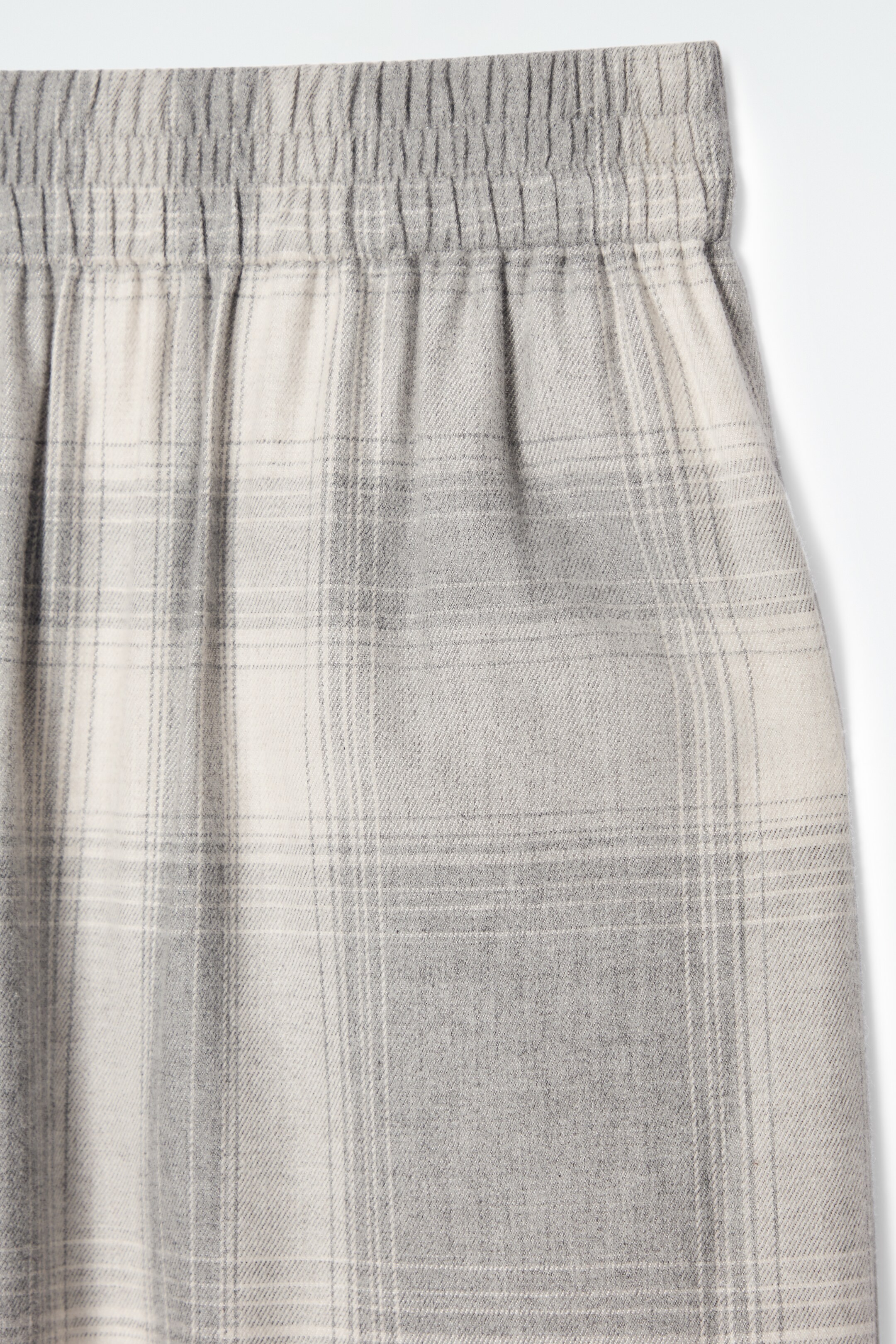 Agrandir l'image: PANTALON DE PYJAMA EN FLANELLE À CARREAUX - GRIS / CARREAUX - FEMME | H&M CH 5