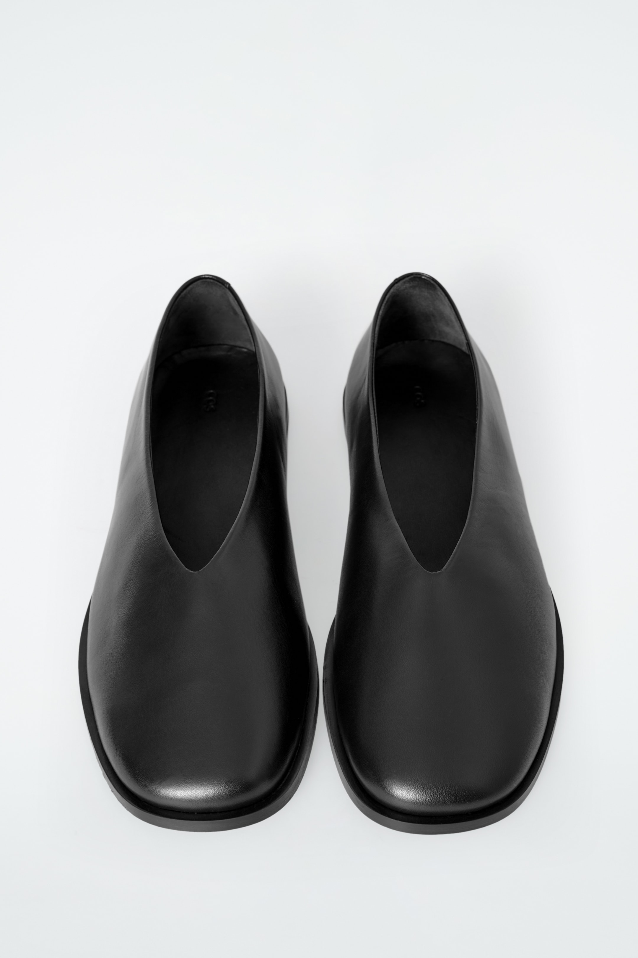 Agrandir l'image: BALLERINES PLATES CUIR - NOIR - FEMME | H&M FR 6