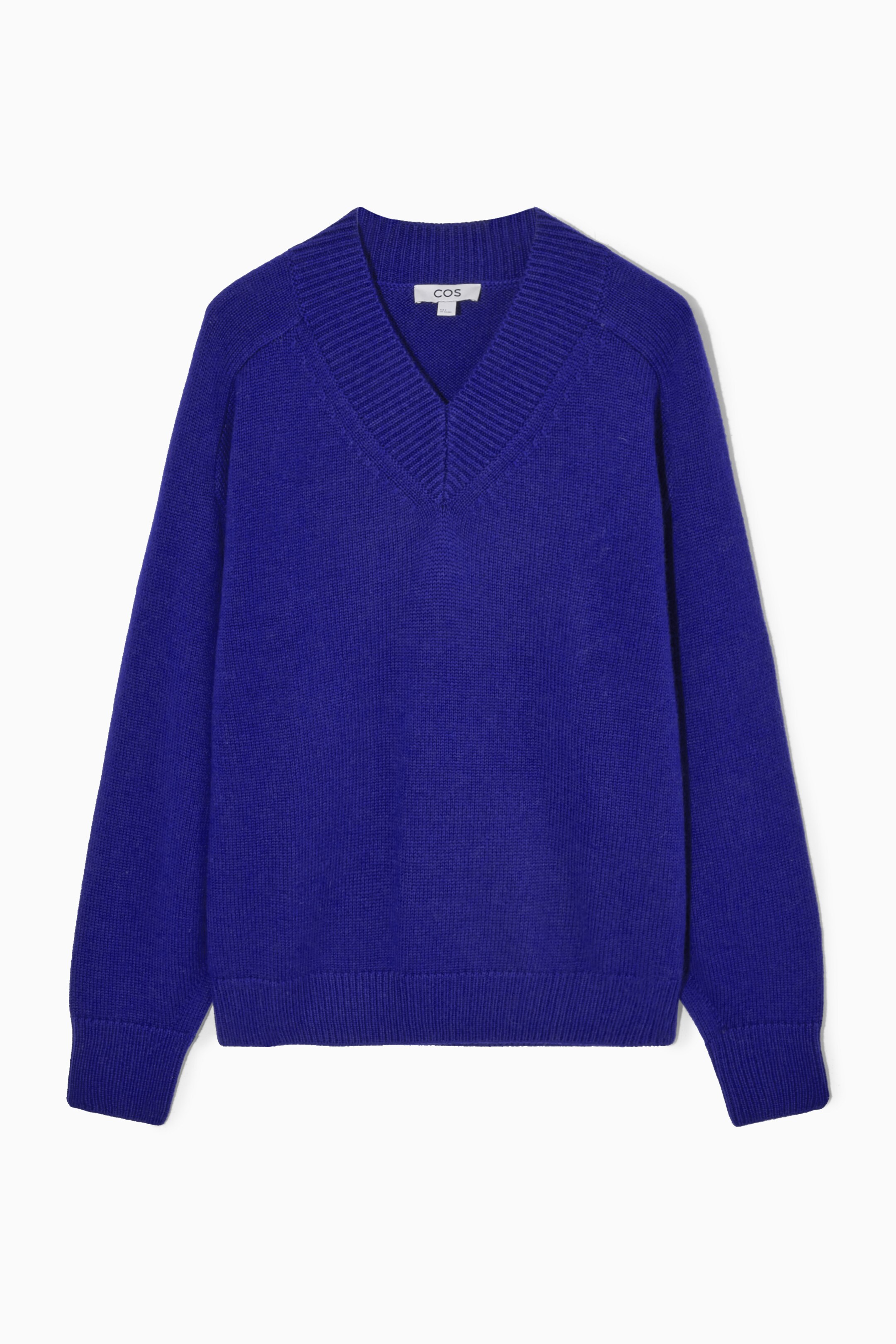 Grotere afbeelding bekijken: OVERSIZED V-NECK WOOL JUMPER - BLUE - DAMES | H&M NL 1