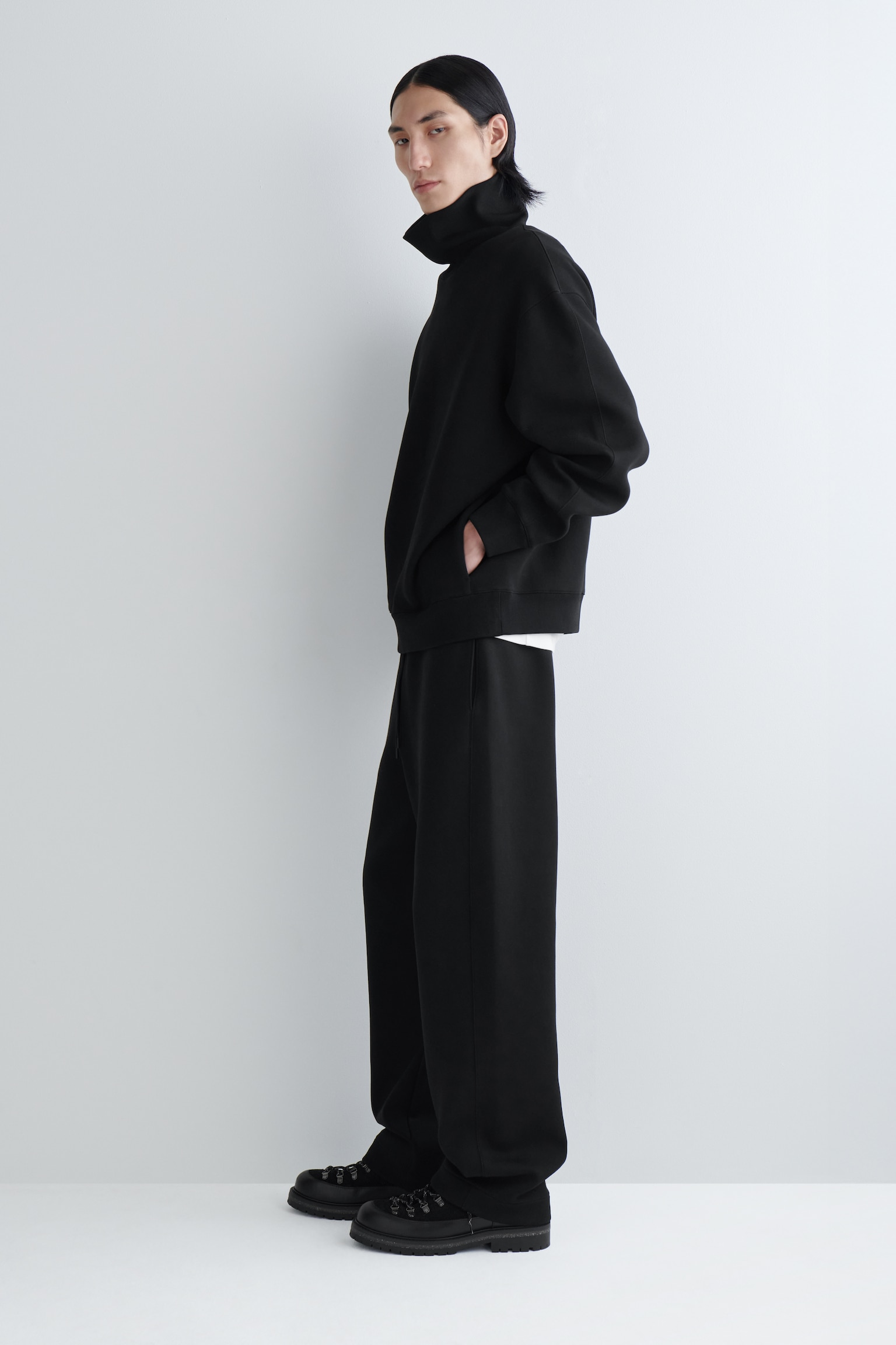 SCUBA FUNNEL-NECK SWEATSHIRT - BLACK - 7
