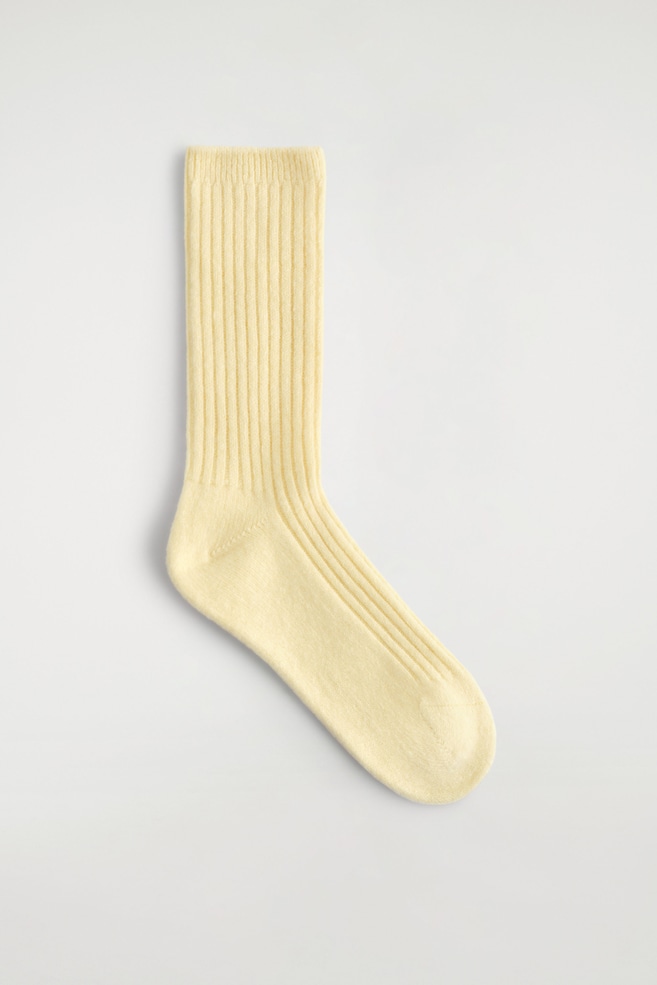 RIBBED CASHMERE SOCKS — BUTTER YELLOW