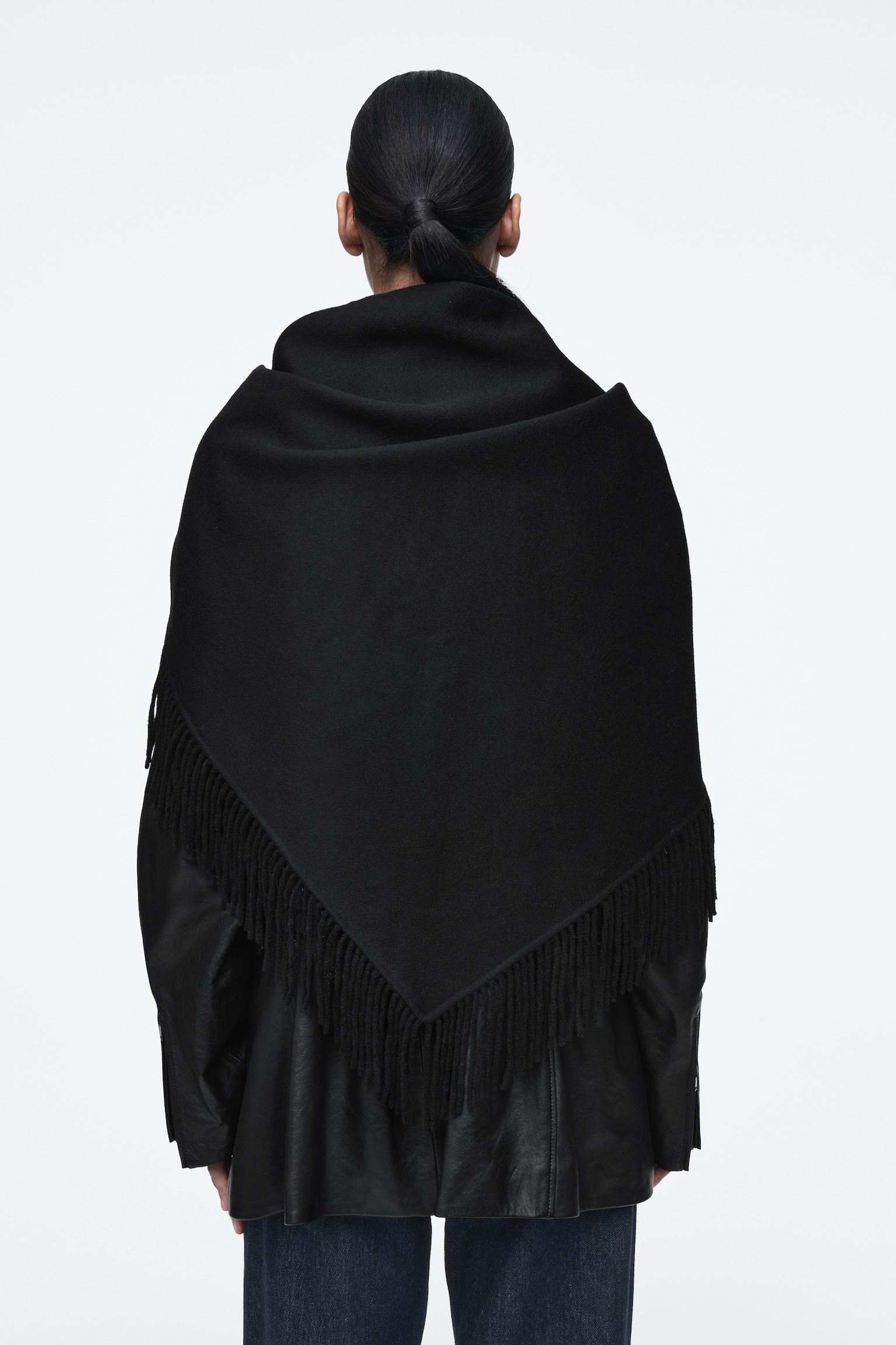 FRINGED MERINO WOOL TRIANGLE SCARF - BLACK - 5