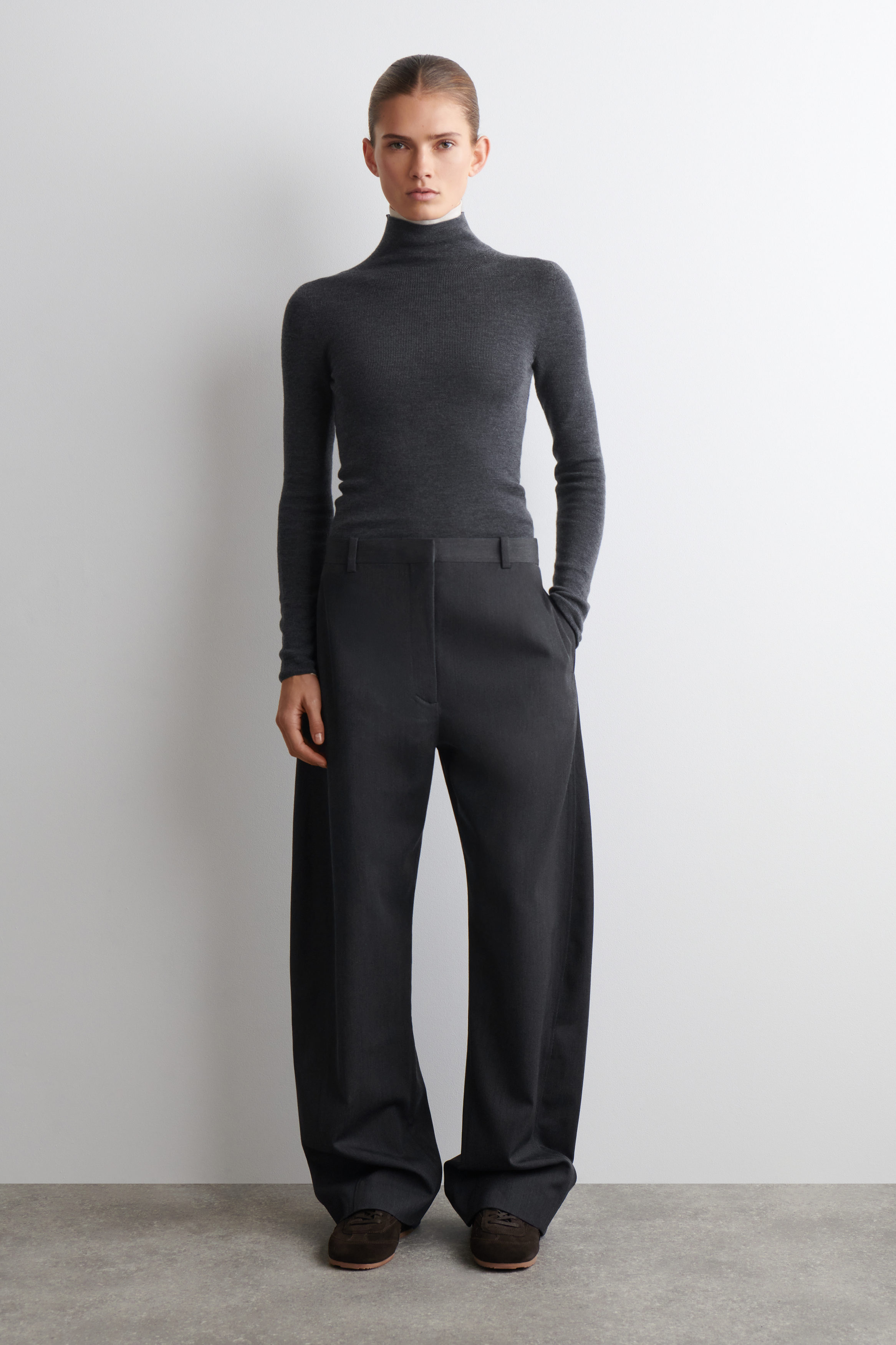 SEAMLESS MERINO WOOL TURTLENECK LONG-SLEEVED TOP - thumbnail 3