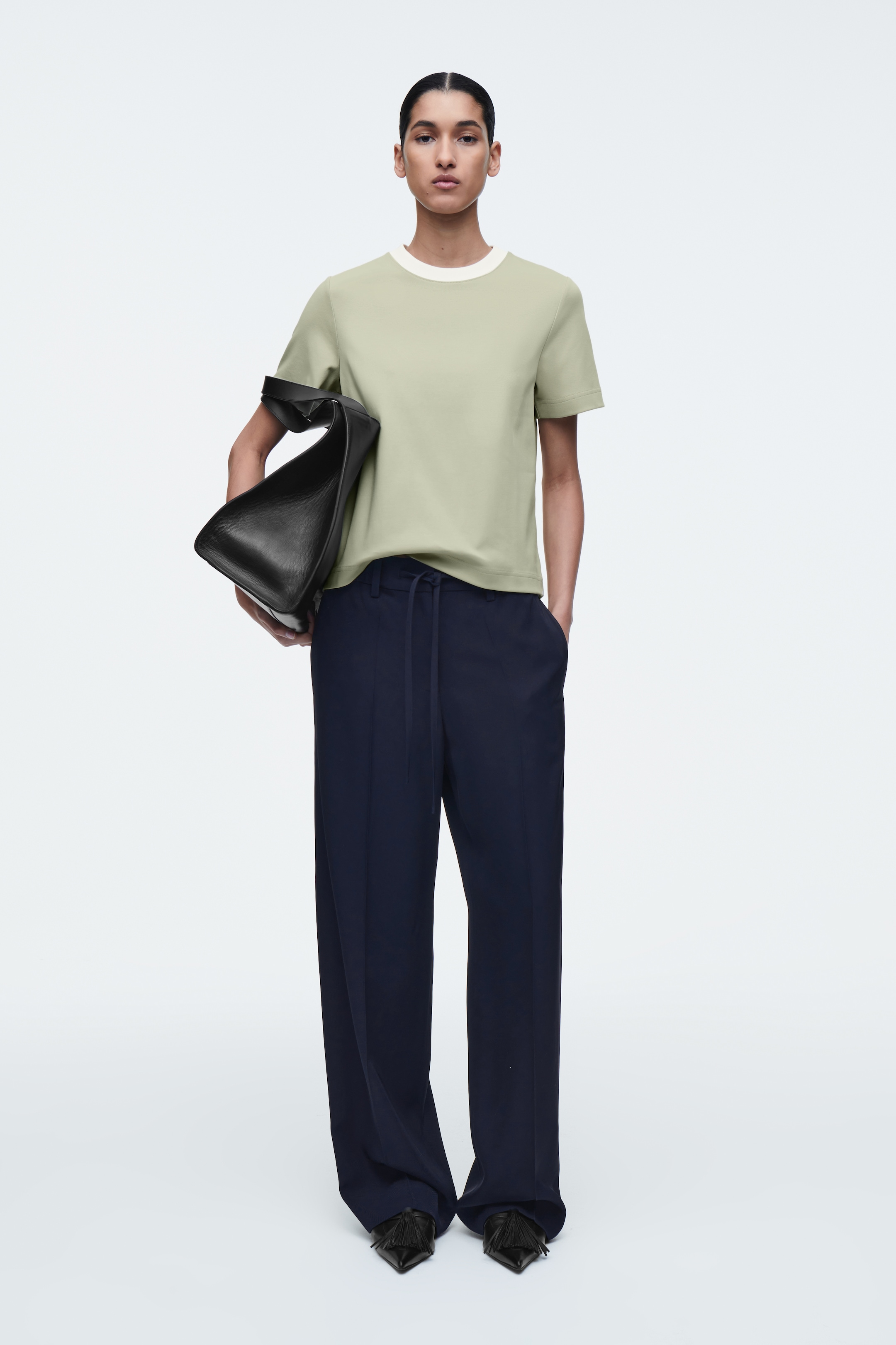 Visualizza immagine più grande: T-SHIRT LINEARE DAL TAGLIO REGOLARE - VERDE / ÉCRU - DONNA | H&M IT 4