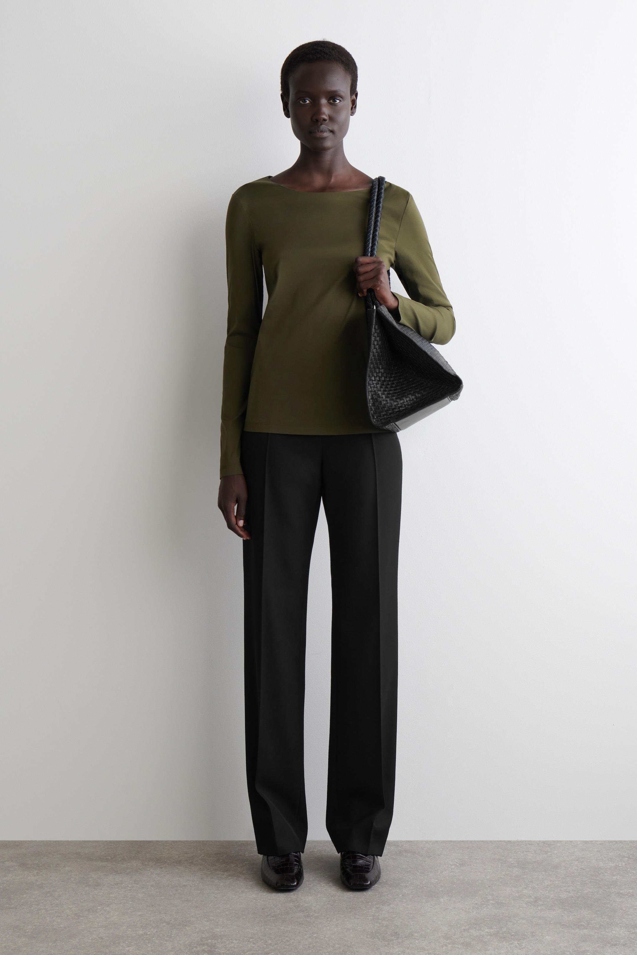 Grösseres Bild ansehen: LANGARMSHIRT AUS BAUMWOLLE - KHAKI - DAMEN | H&M CH 2