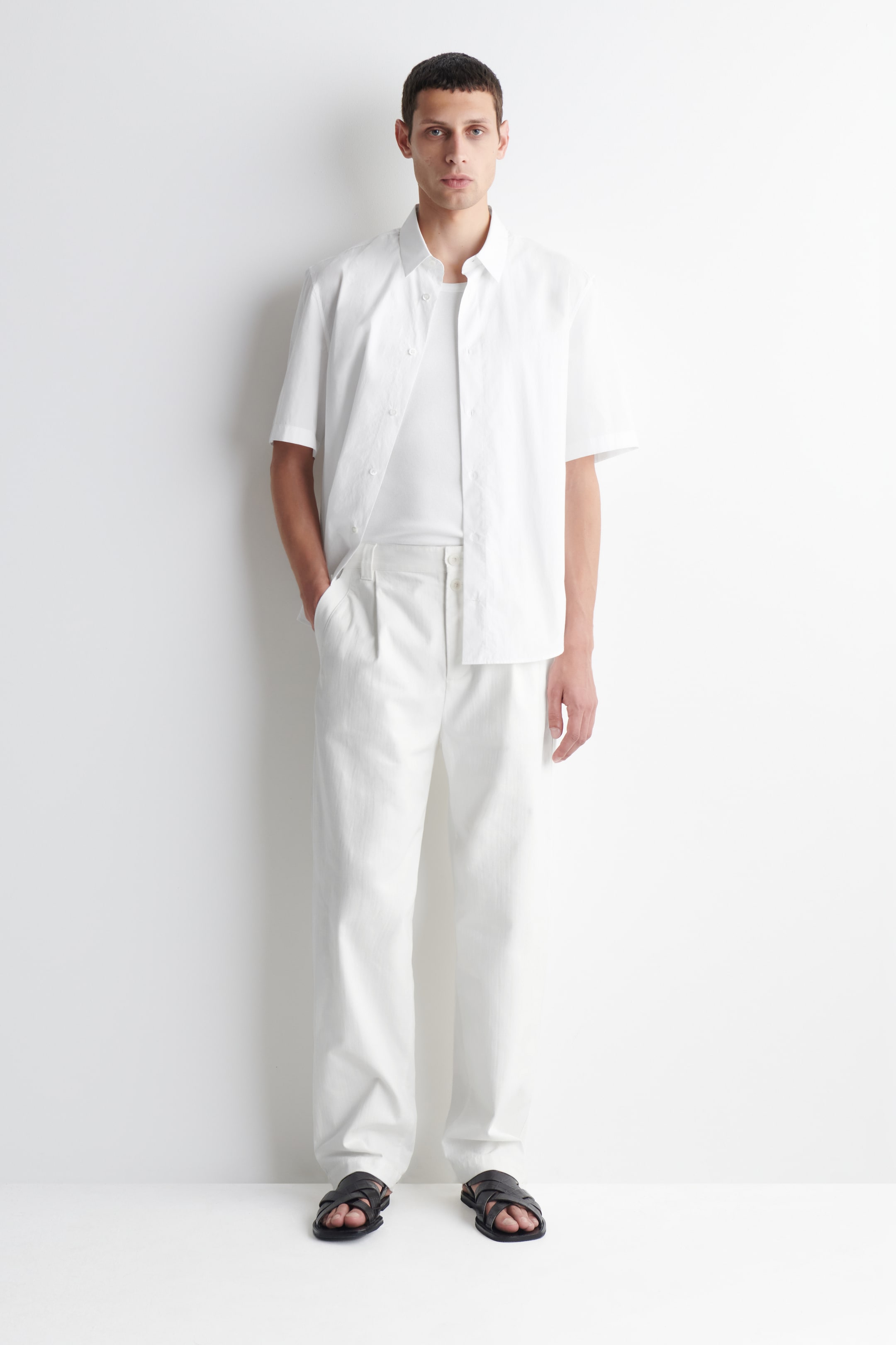 Grösseres Bild ansehen: LOCKERE, SCHMAL ZULAUFENDE HOSE AUS DENIM - WEISS - HERREN | H&M CH 1