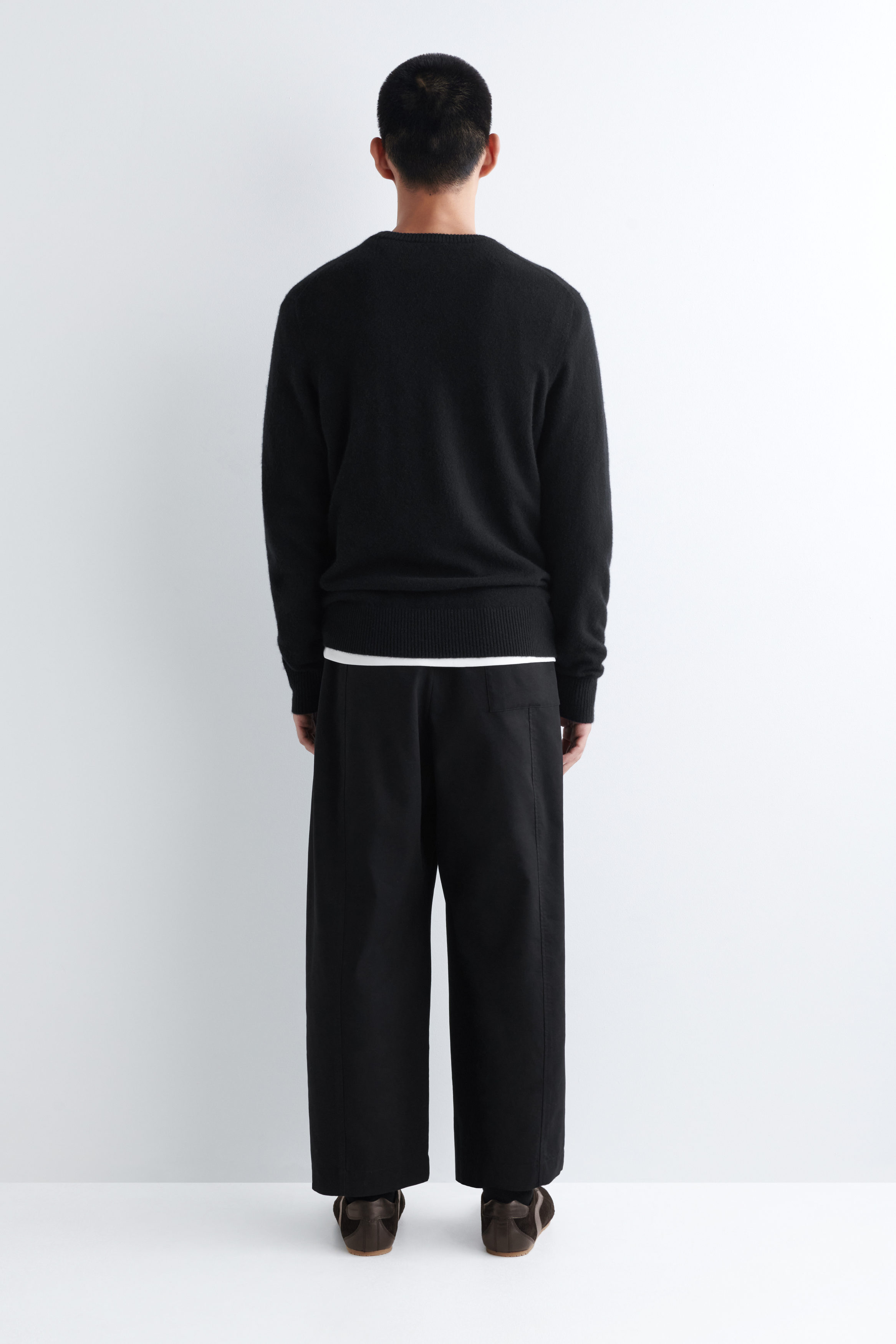 COTTON CROPPED BARREL-LEG TROUSERS - BLACK | COS