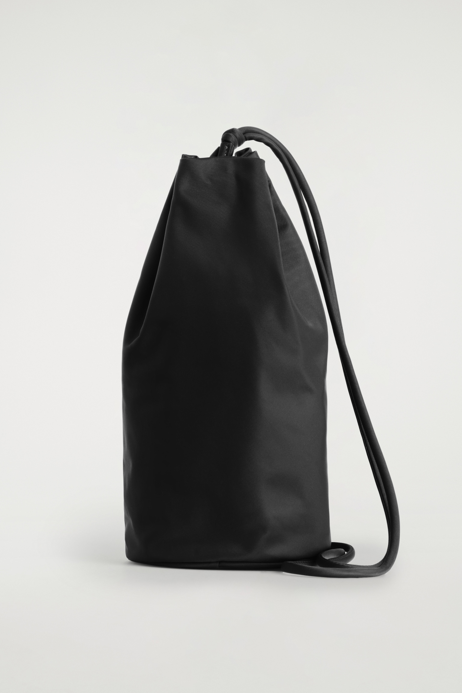 BORSA A TRACOLLA CON COULISSE IN NYLON - NERO - 2