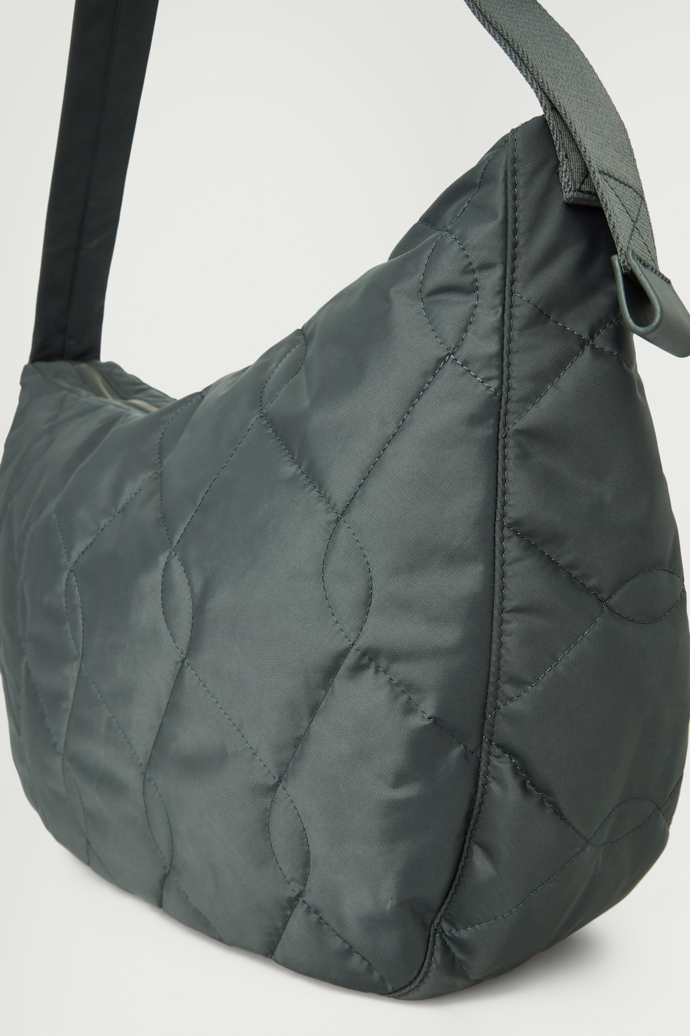 【COS】◆QUILTED CROSSBODY MESSENGER - GREEN◆1243112003◆ 6398_f93d1a1675.jpg