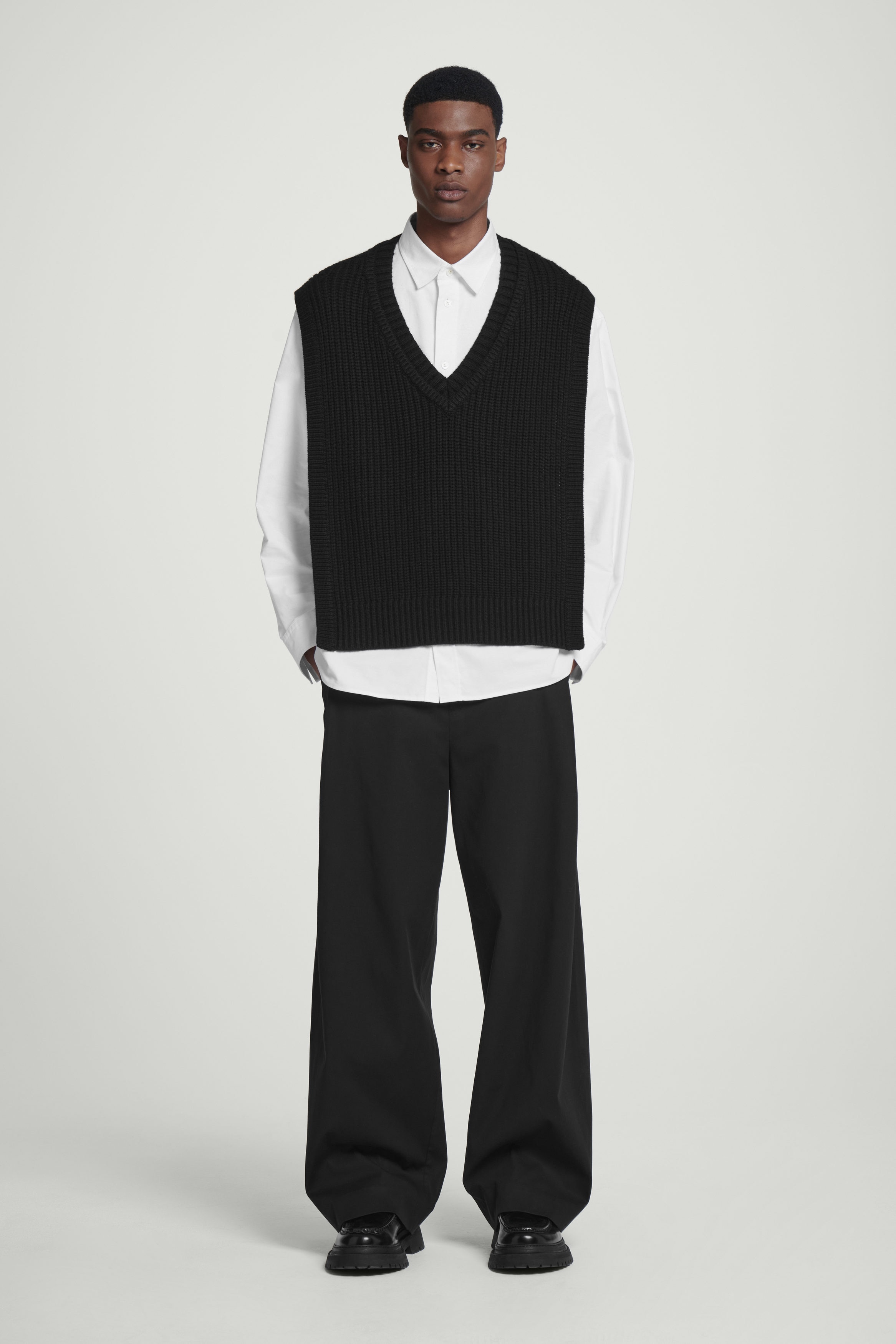 WOOL-CASHMERE V-NECK HYBRID TANK - BLACK | COS