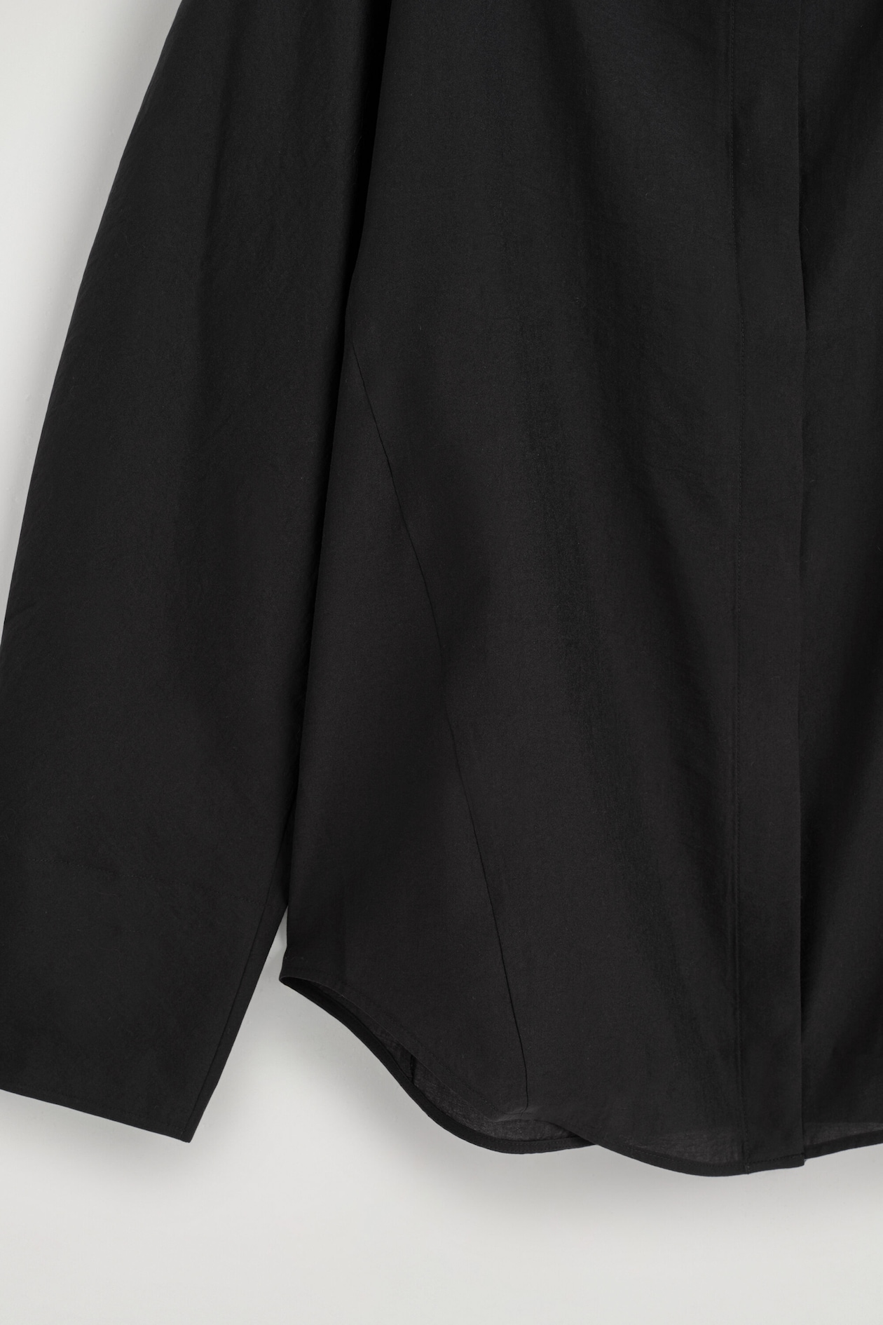 SCULPTED BOAT-NECK BLOUSE — BLACK
