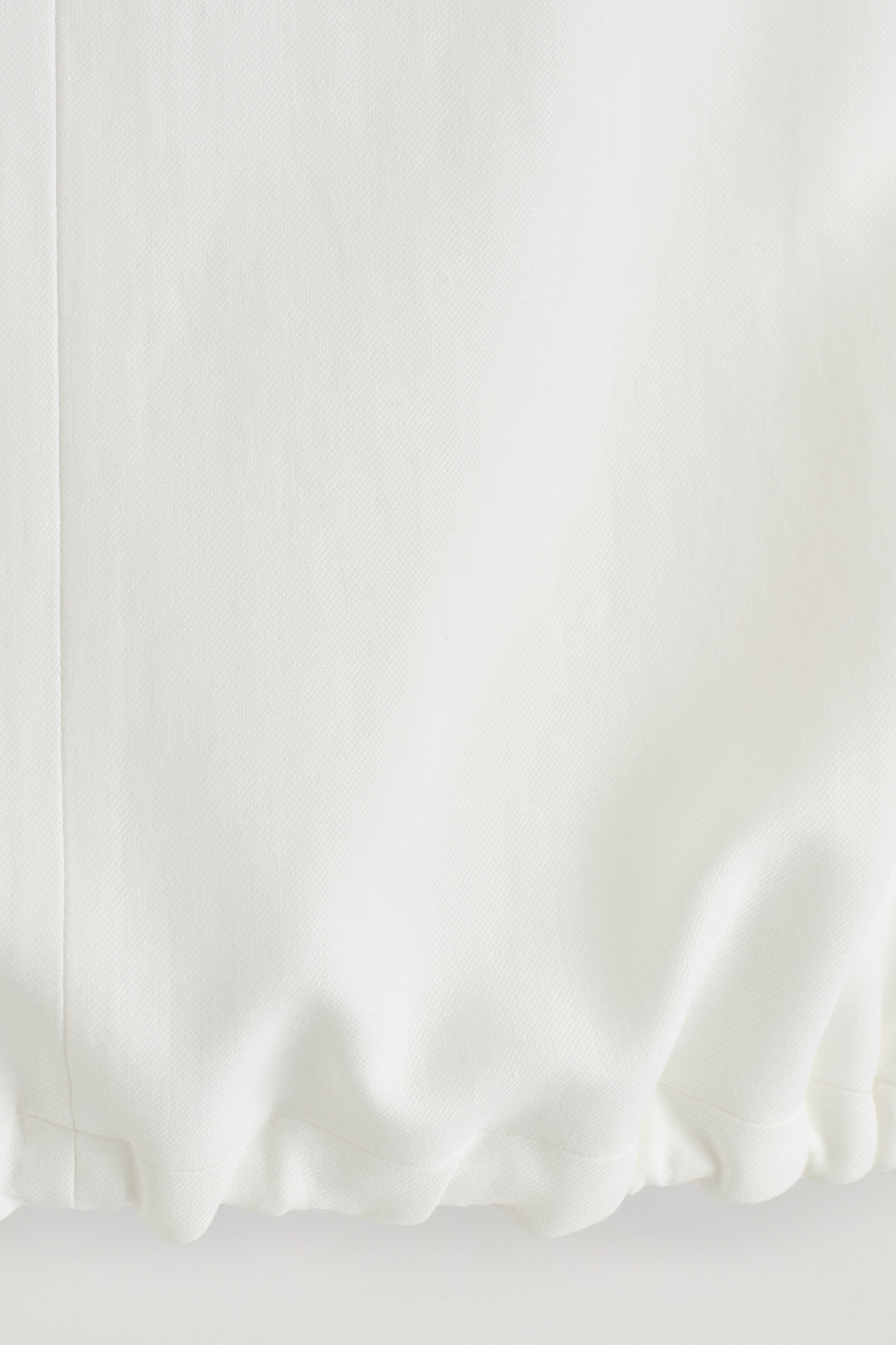 Ingrandisci l'immagine: TIE-DETAIL LINEN-BLEND WRAP WAISTCOAT - WHITE - DONNA | H&M CH 7