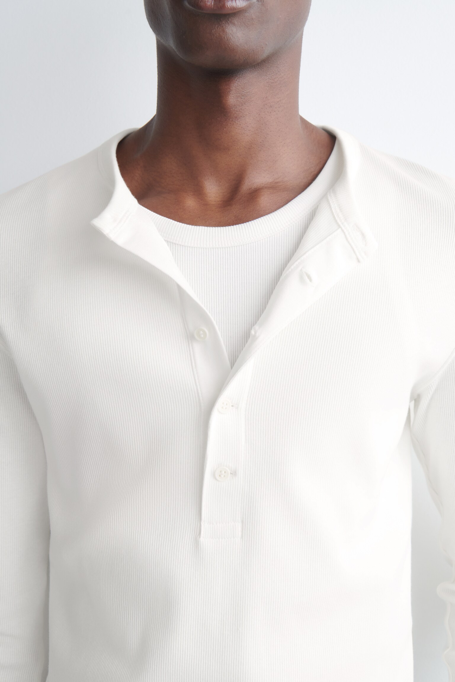 SCHMALES, GERIPPTES LANGARMSHIRT AUS BAUMWOLLE - CREMEWEISS/BRAUN/SCHWARZ - 4