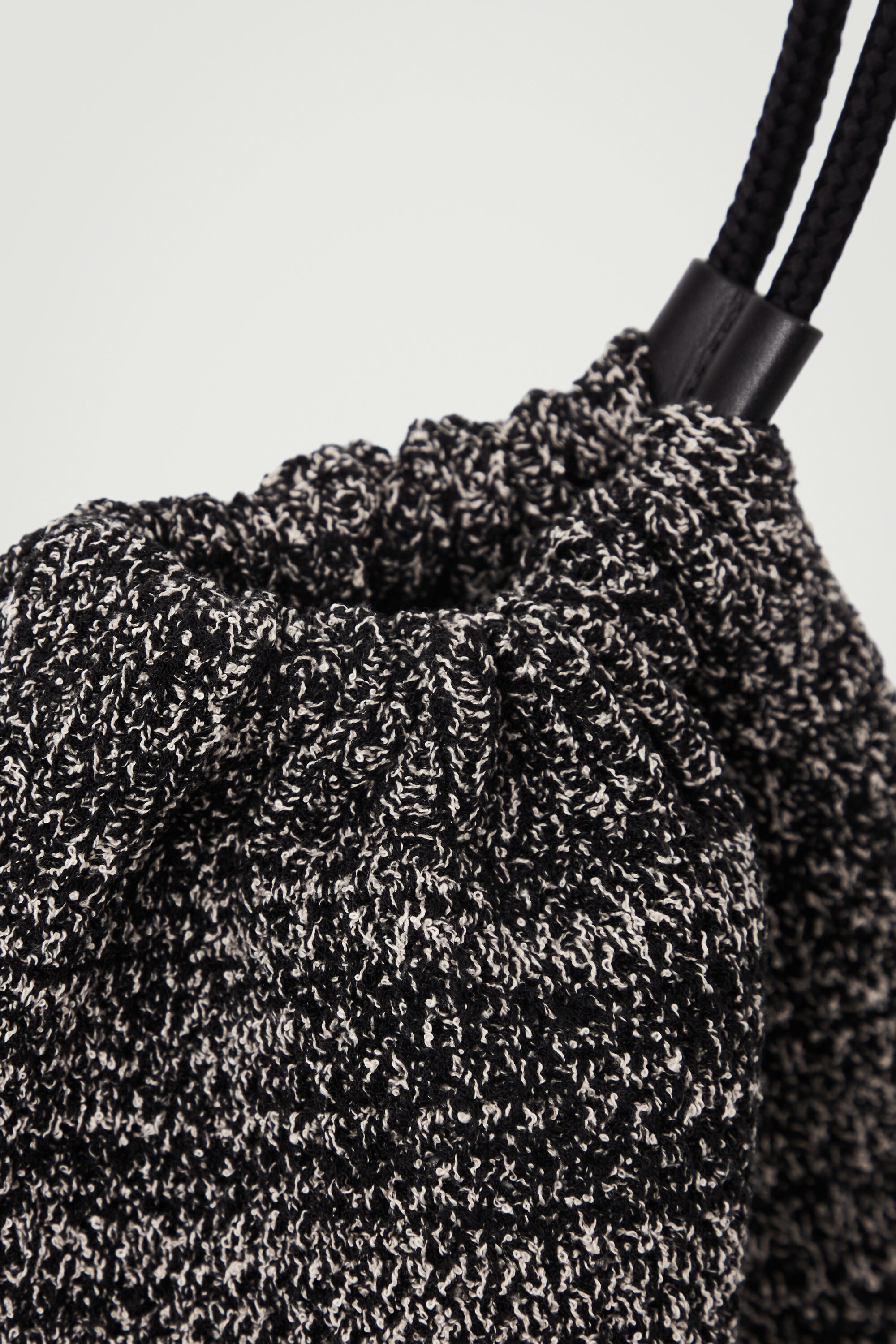 【CoySeio】 KNIT CROSS BAG Amazon.com: Women's Handwoven Tote Bags Chunky Yarn Crochet