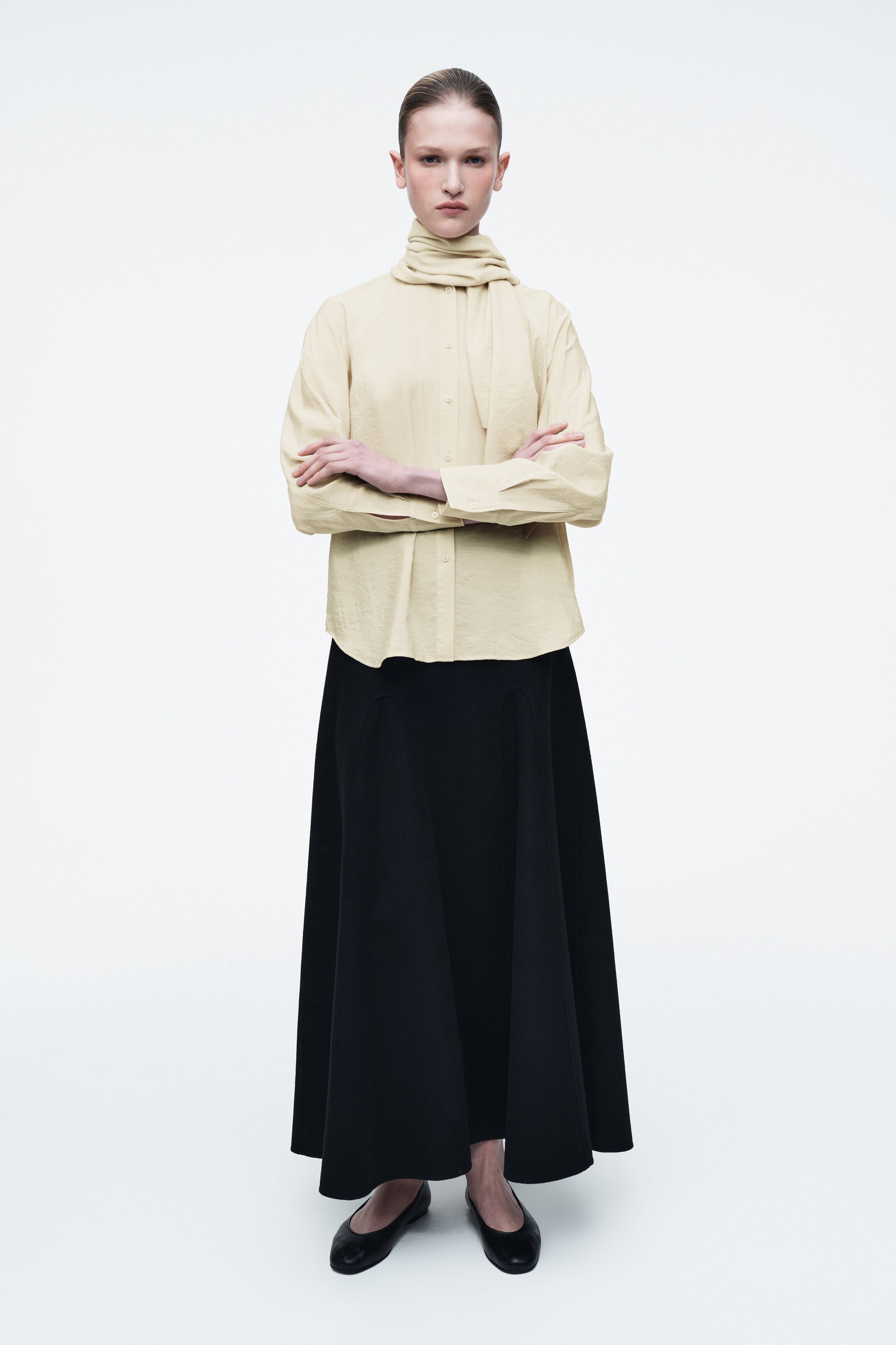 Agrandir l'image: BLOUSE À DÉTAIL FOULARD EN SOIE - BEIGE - FEMME | H&M CH 2
