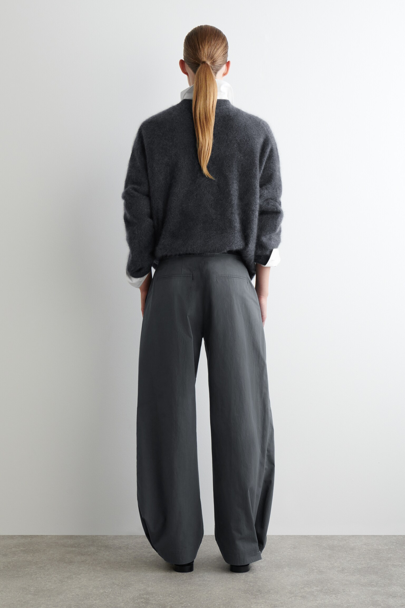 PIMA COTTON BARREL-LEG TROUSERS - DARK GREY/NAVY - 5
