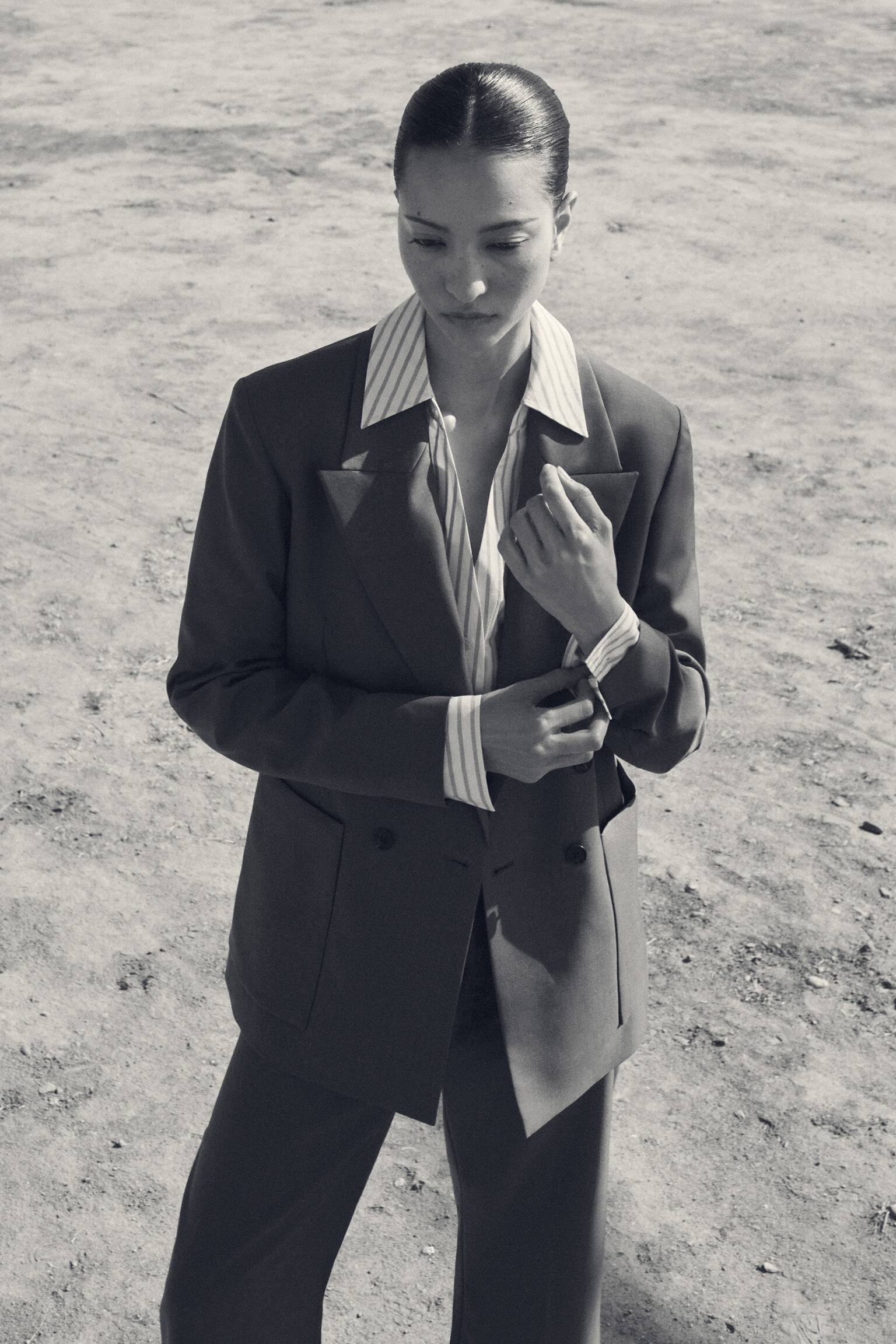 בלייזר מטוויל צמר עם סגירה של שתי שורות כפתורים - TAUPE - 10