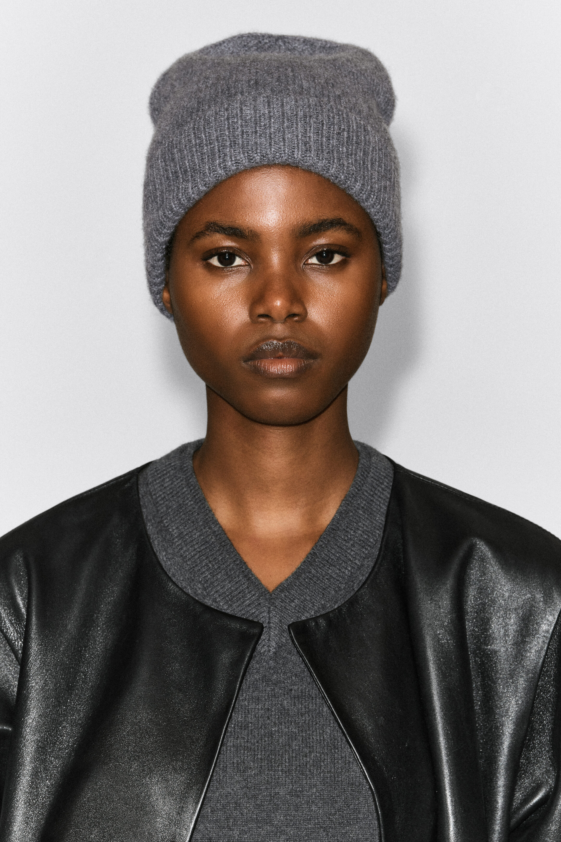 CASHMERE BEANIE - DARK GRAY | COS US