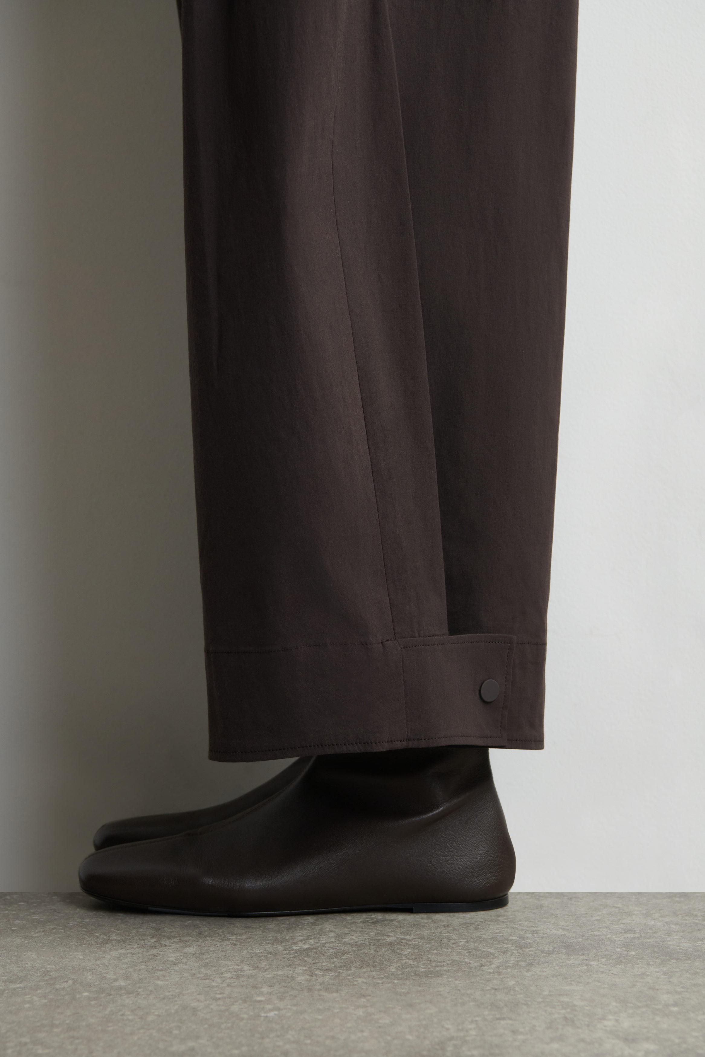 Cos COTTON BARREL-LEG TROUSERS | King's Cross