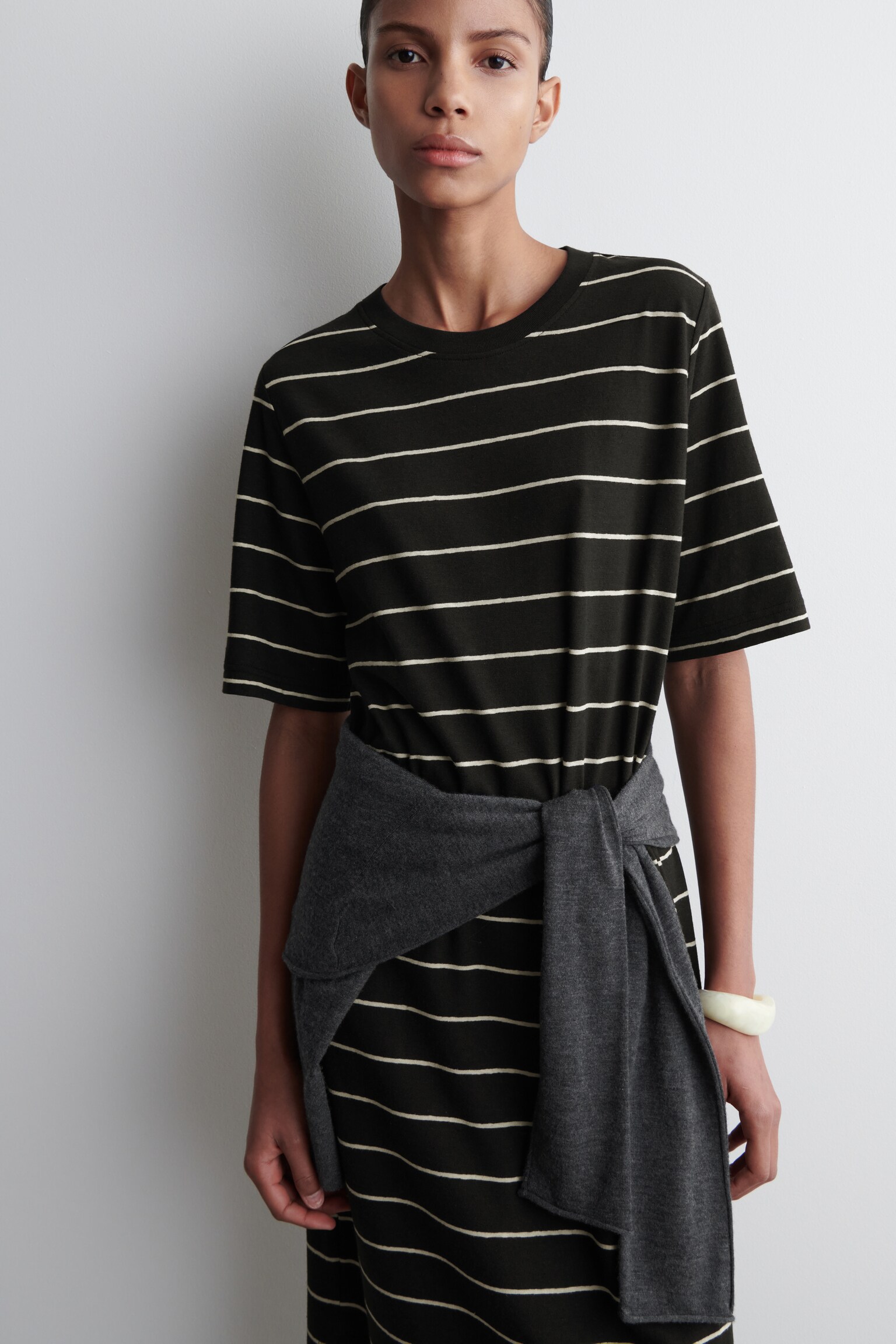 ROBE T-SHIRT LONGUE EN COTON ET LIN - NOIR / BLANC / RAYÉ/BRUN - 5