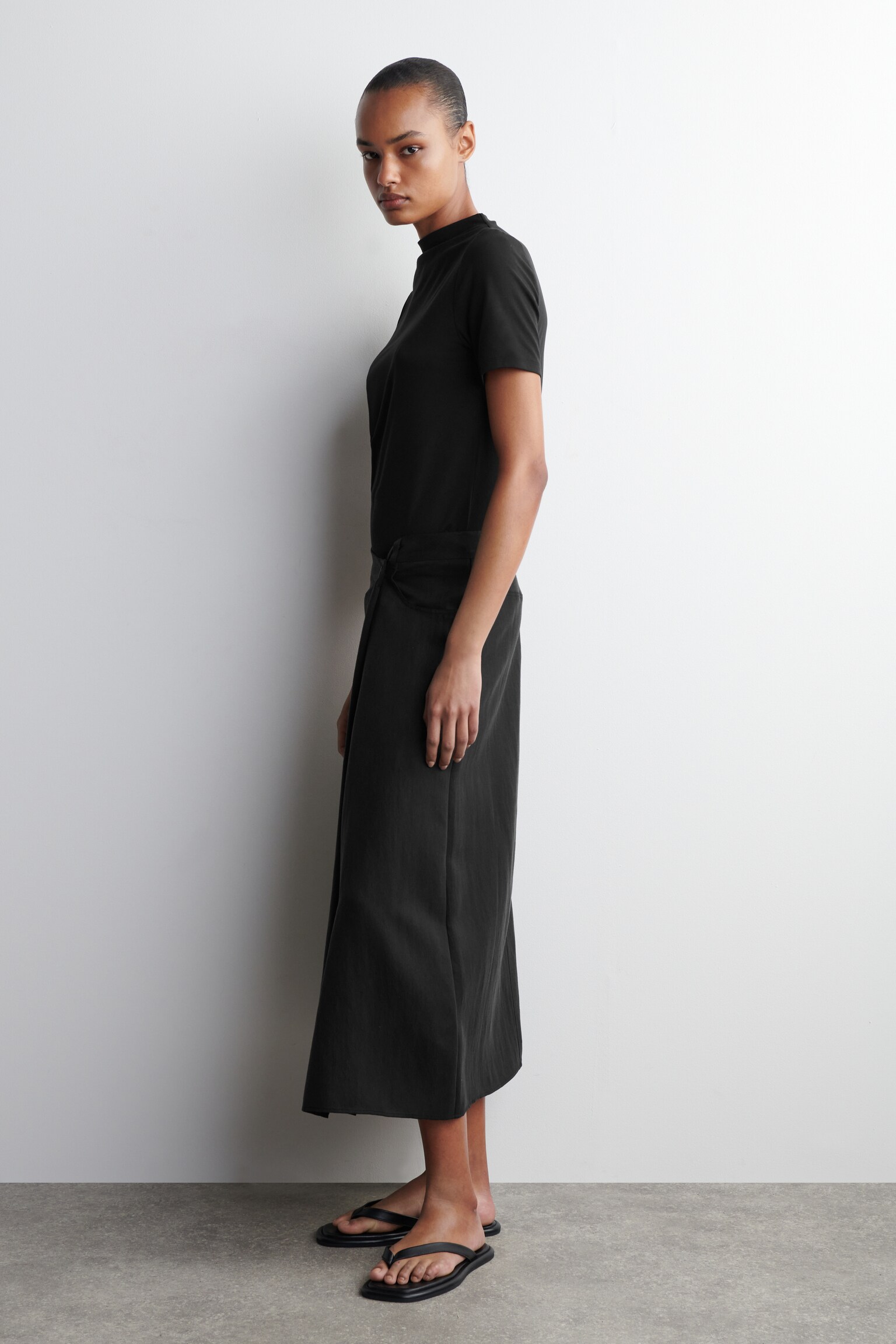 FALDA MIDI FLUIDA ASIMÉTRICA - NEGRO - 6