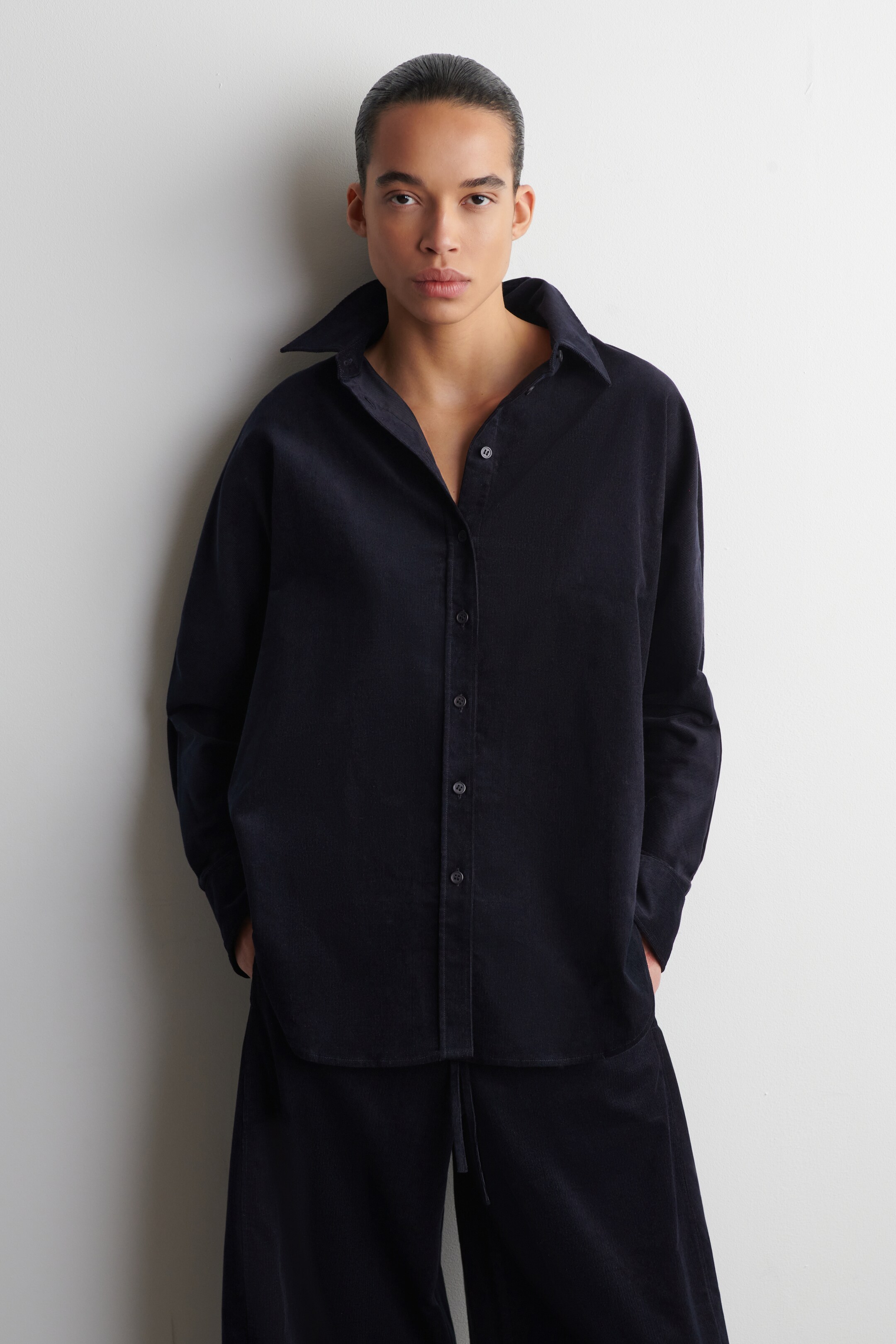 Ingrandisci l'immagine: CORDUROY SHIRT - NAVY - DONNA | H&M CH 1