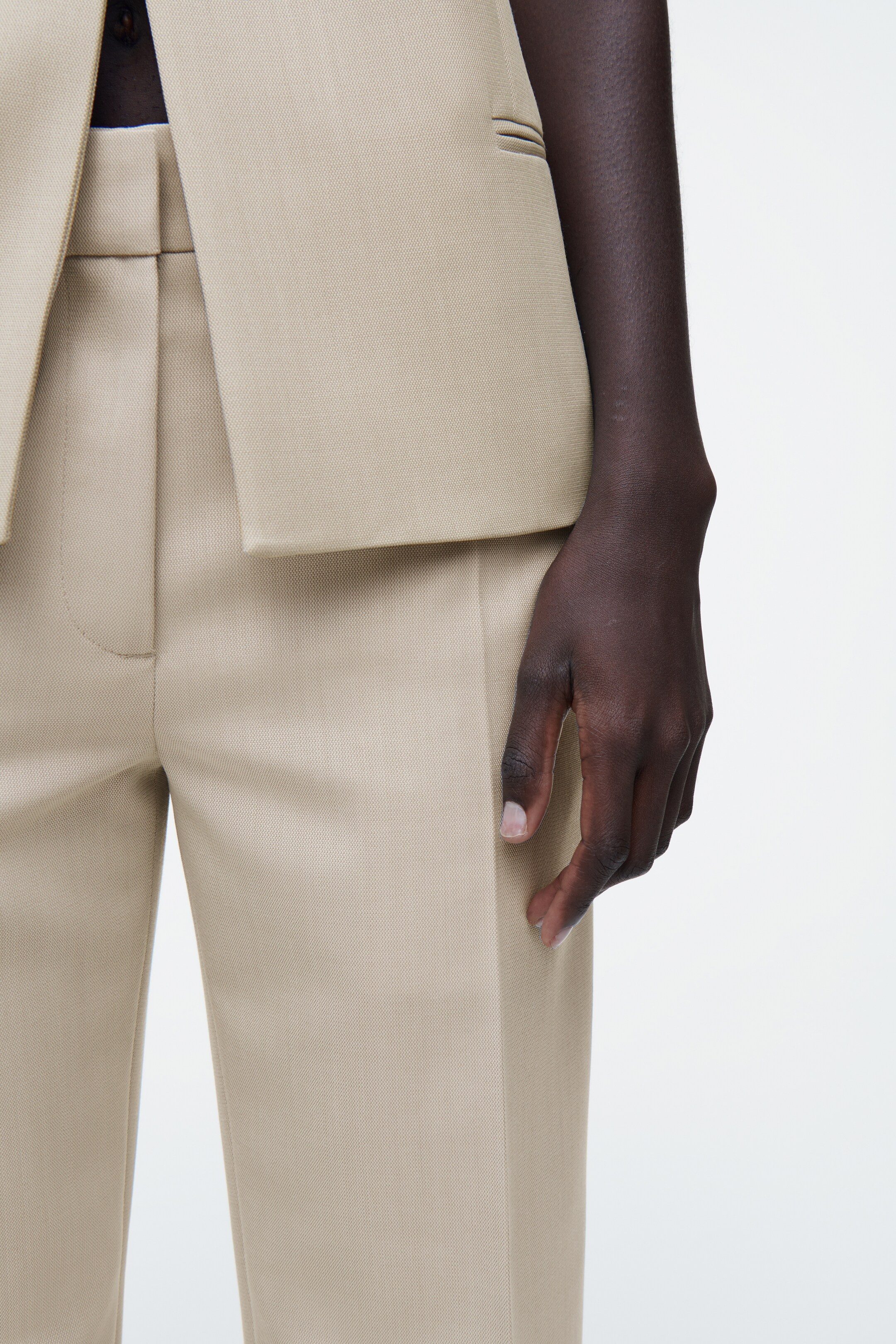 Vezi imaginea mai mare: PANTALONI SLIM DIN LÂNĂ - BEJ - FEMEI | H&M RO 2