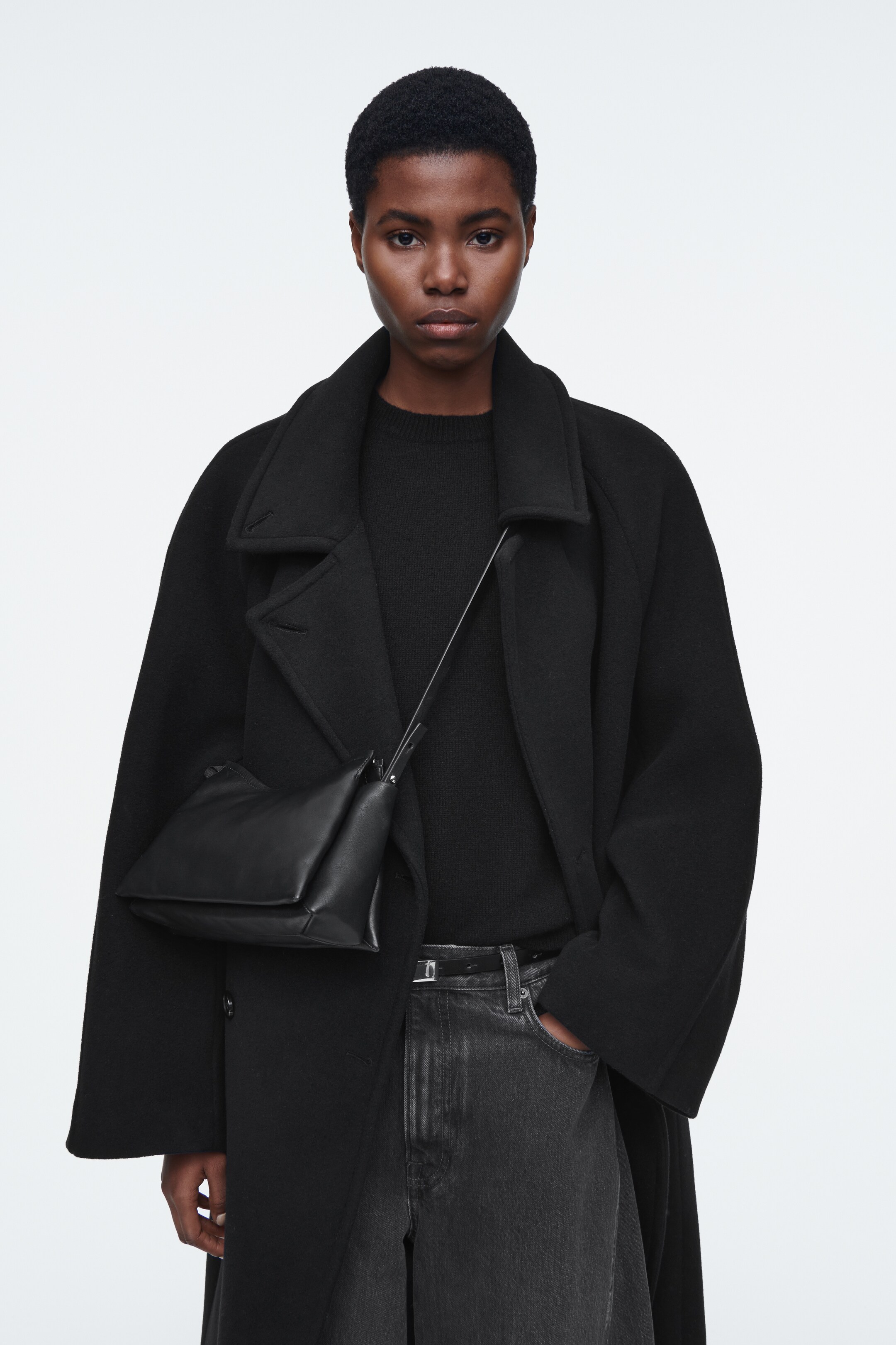 Ver imagen más grande: BOLSO BANDOLERA MINI TOME - PIEL - NEGRO - MUJER | H&M ES 2