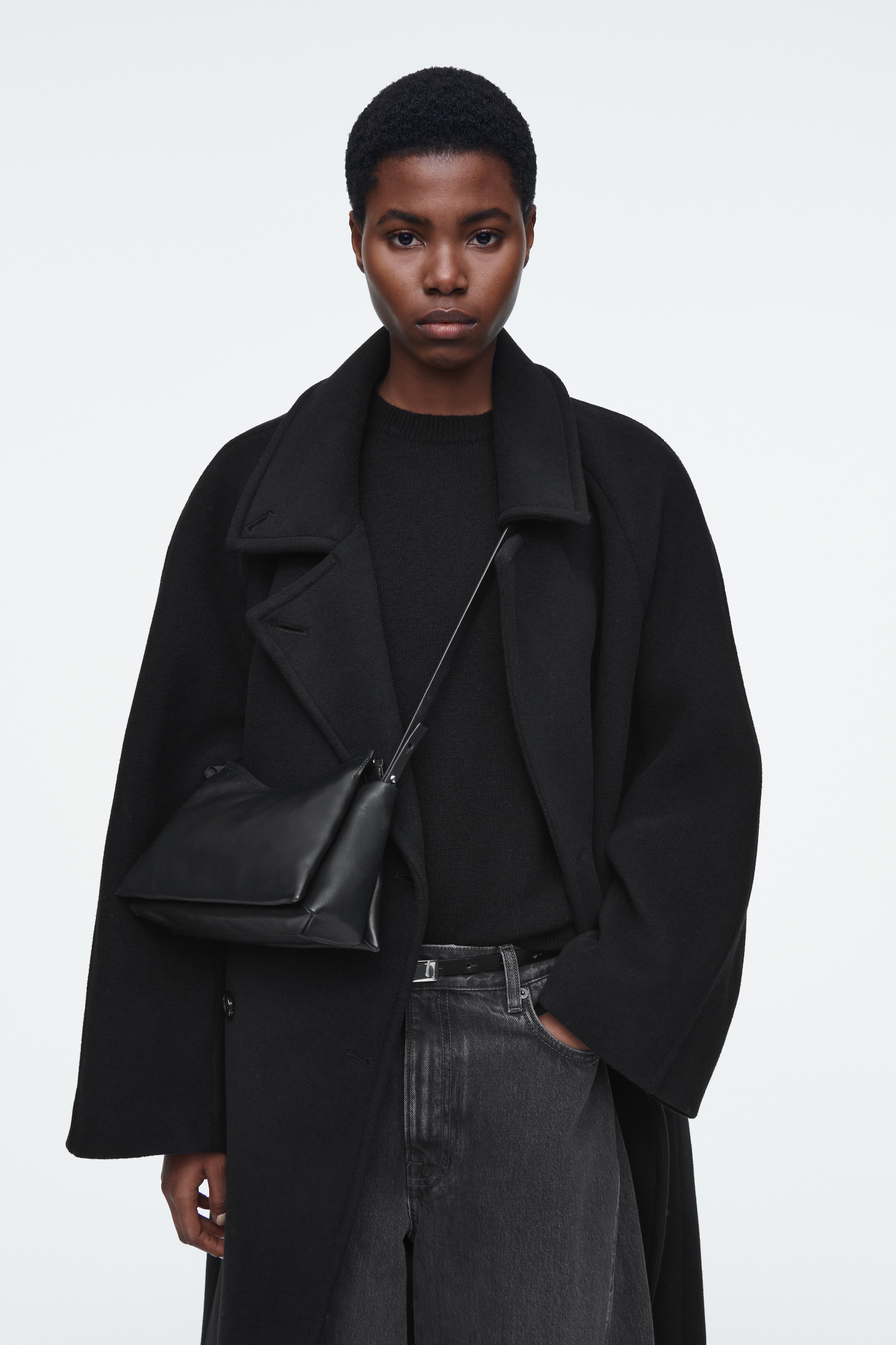 Zobrazit větší obrázek: TOME MINI CROSSBODY BAG - KŮŽE - ČERNÁ - ŽENY | H&M CZ 2