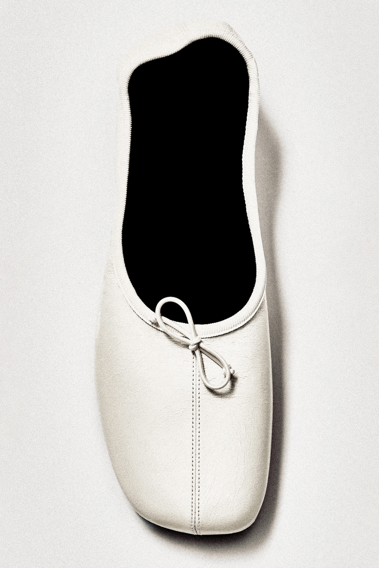 LEATHER BALLET FLATS — WHITE