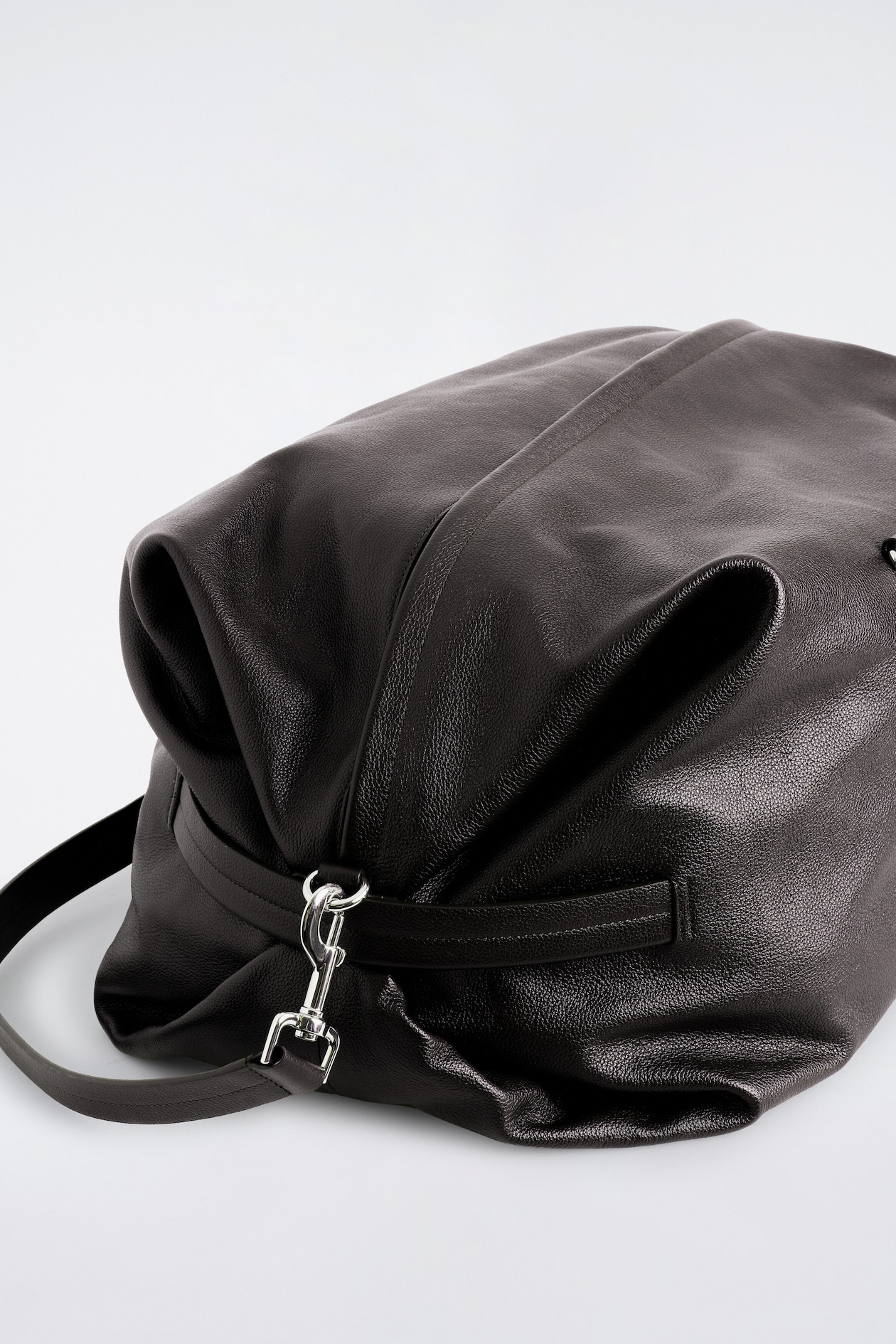 DEPARTURE DUFFLE BAG - LEATHER — BROWN