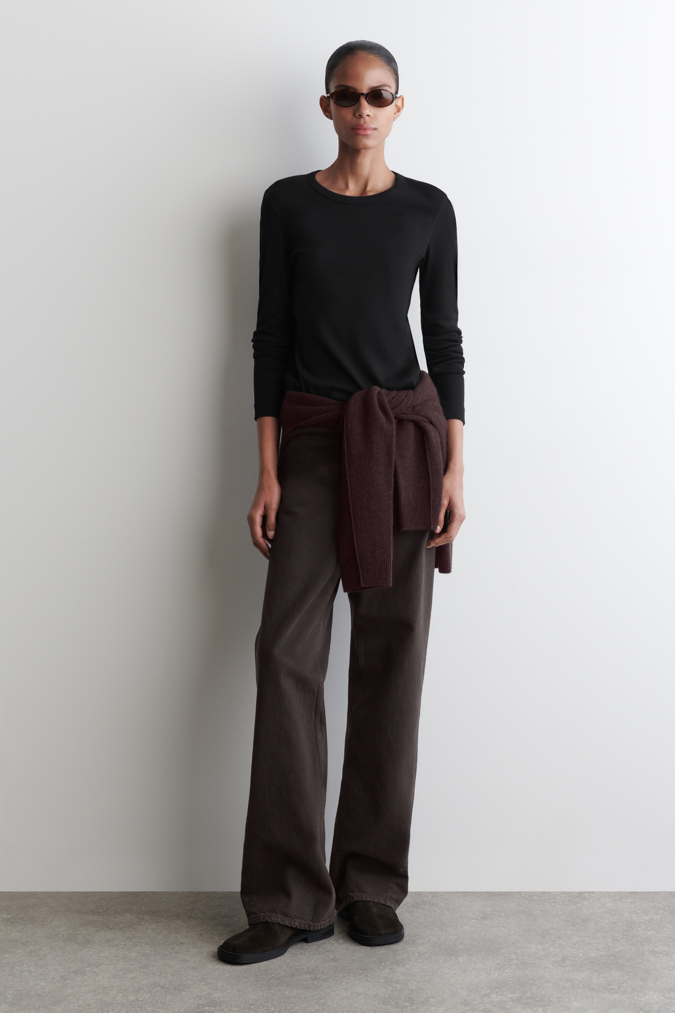 Zobrazit větší obrázek: RIBBED JERSEY LONG-SLEEVED TOP - ČERNÁ - ŽENY | H&M CZ 2