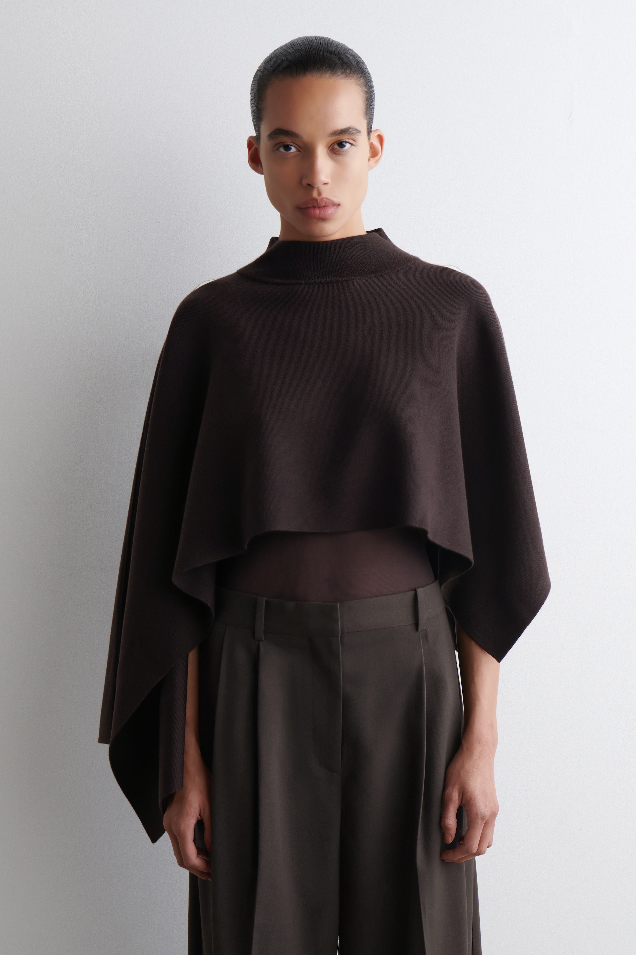 Visualizza immagine più grande: MANTELLA ASIMMETRICA IN LANA DOPPIATA - MARRONE SCURO - DONNA | H&M IT 1