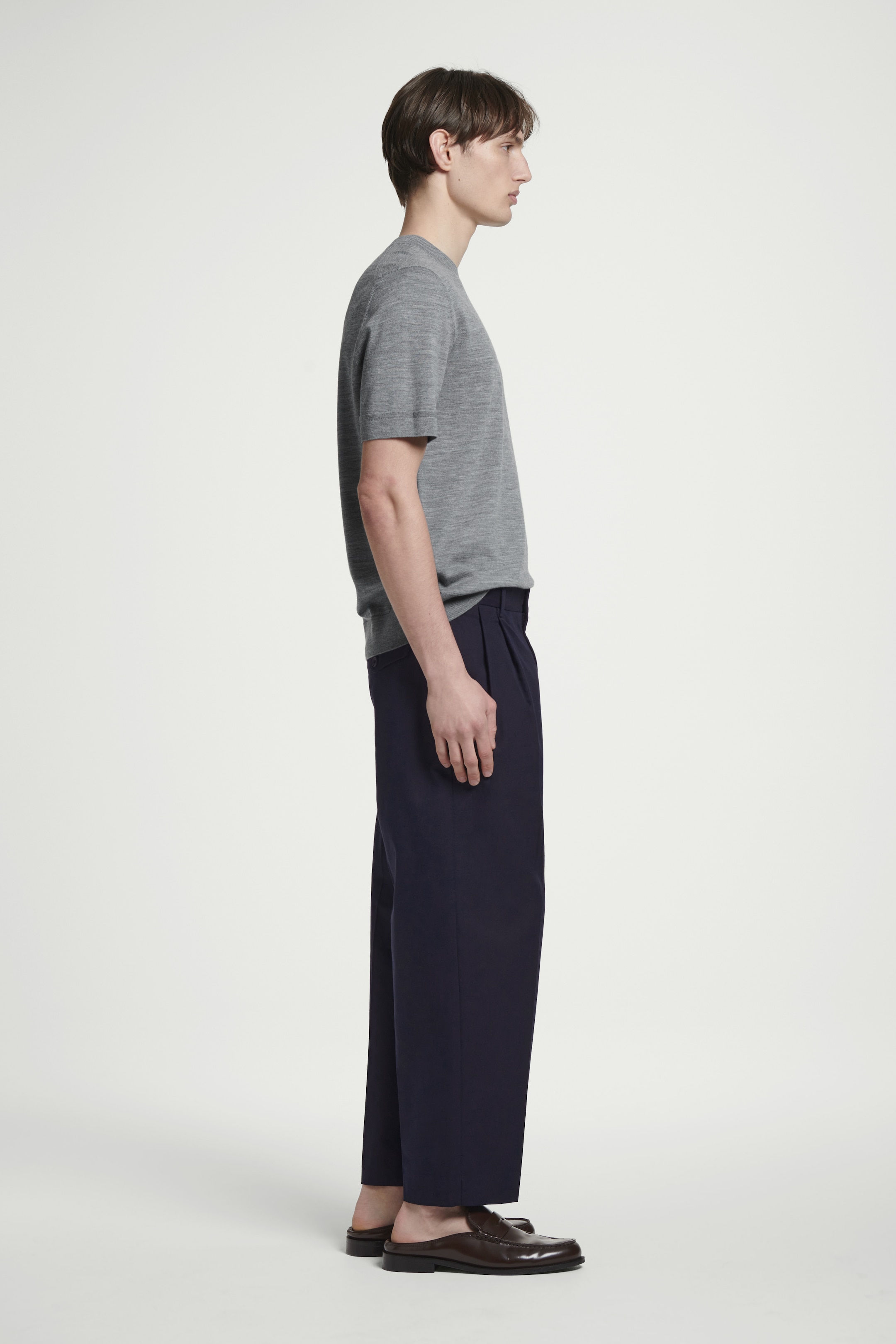 Größeres Bild ansehen: SCHMALES STRICK-T-SHIRT AUS MERINOWOLLE - GRAU MELIERT - Men | H&M DE 4