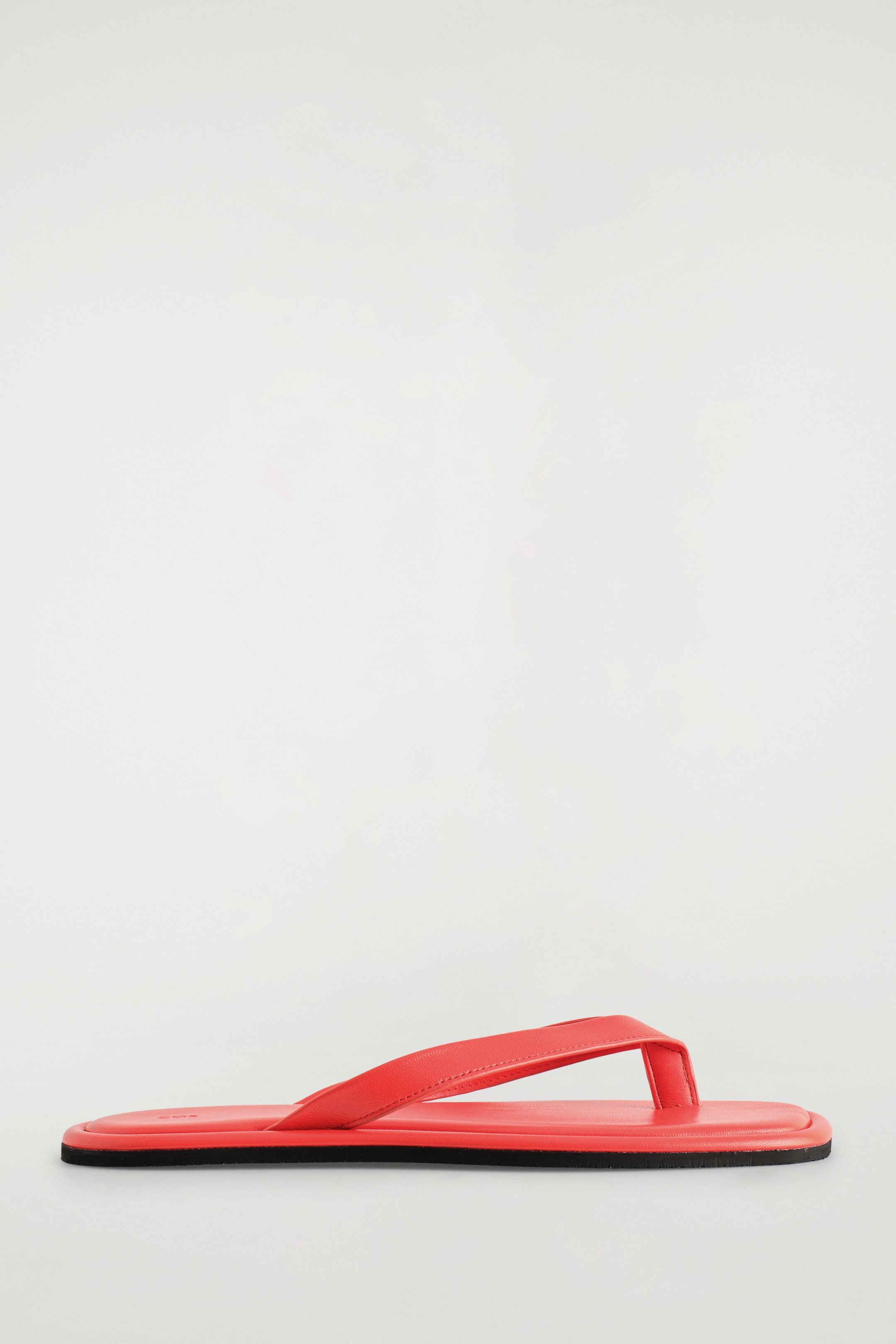 Visa större bild: FLIPFLOPS I LÄDER - RÖD - DAM | H&M SE 4