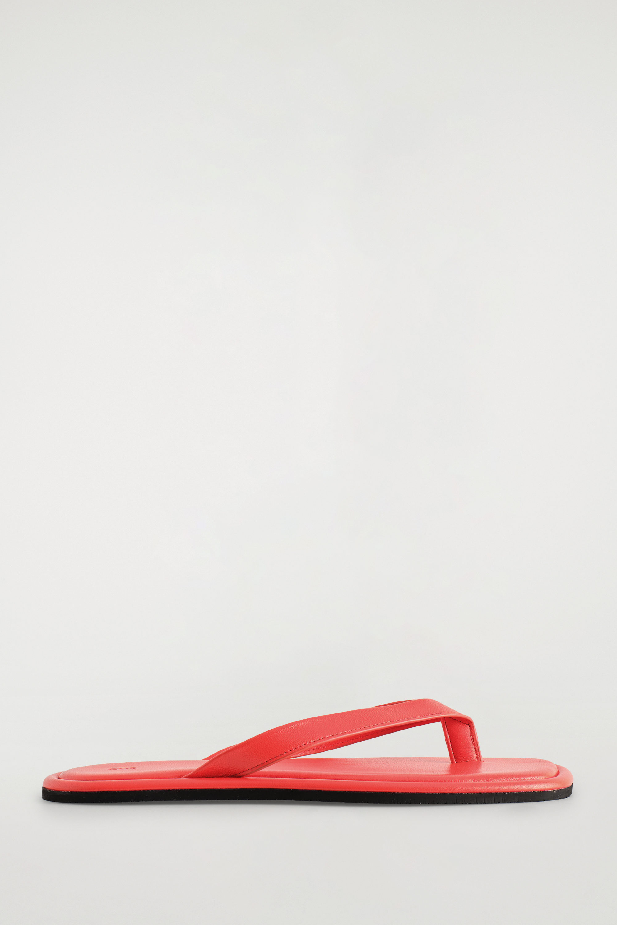 LEATHER FLIP FLOPS - RED | COS