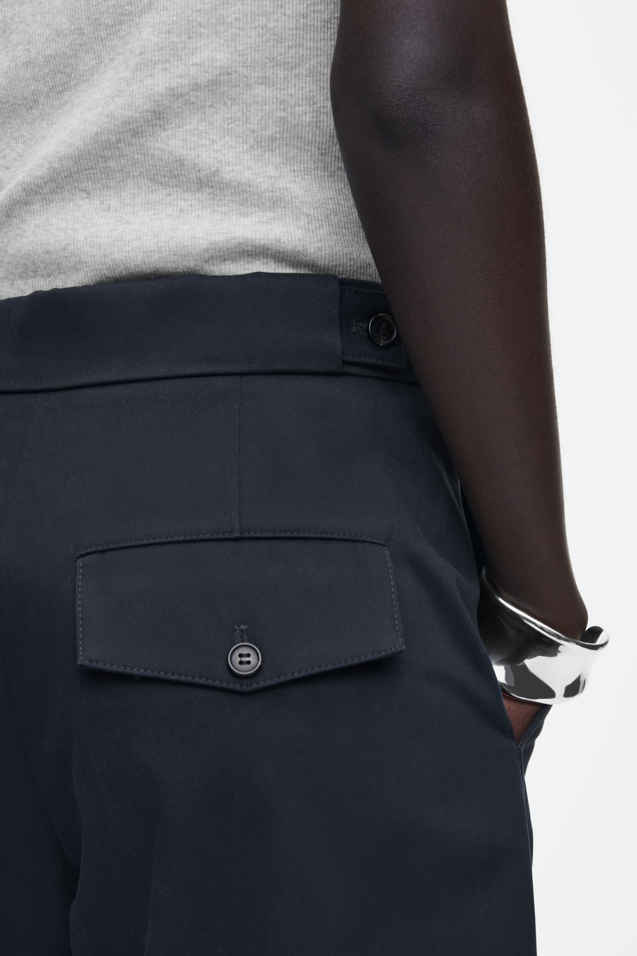 Nagyobb kép megtekintése: PAMUT-TWILL CHINO - Tengerészkék - NŐI | H&M HU 4