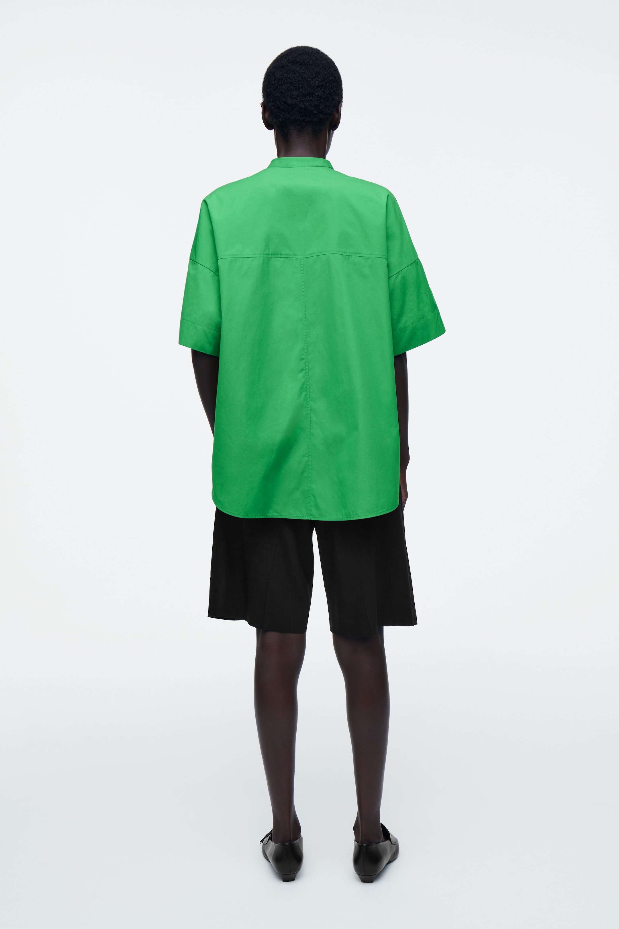 Se større billede: BOMULDSSKJORTE MED BUET KANT – OVERSIZED - GRØN - DAME | H&M DK 5
