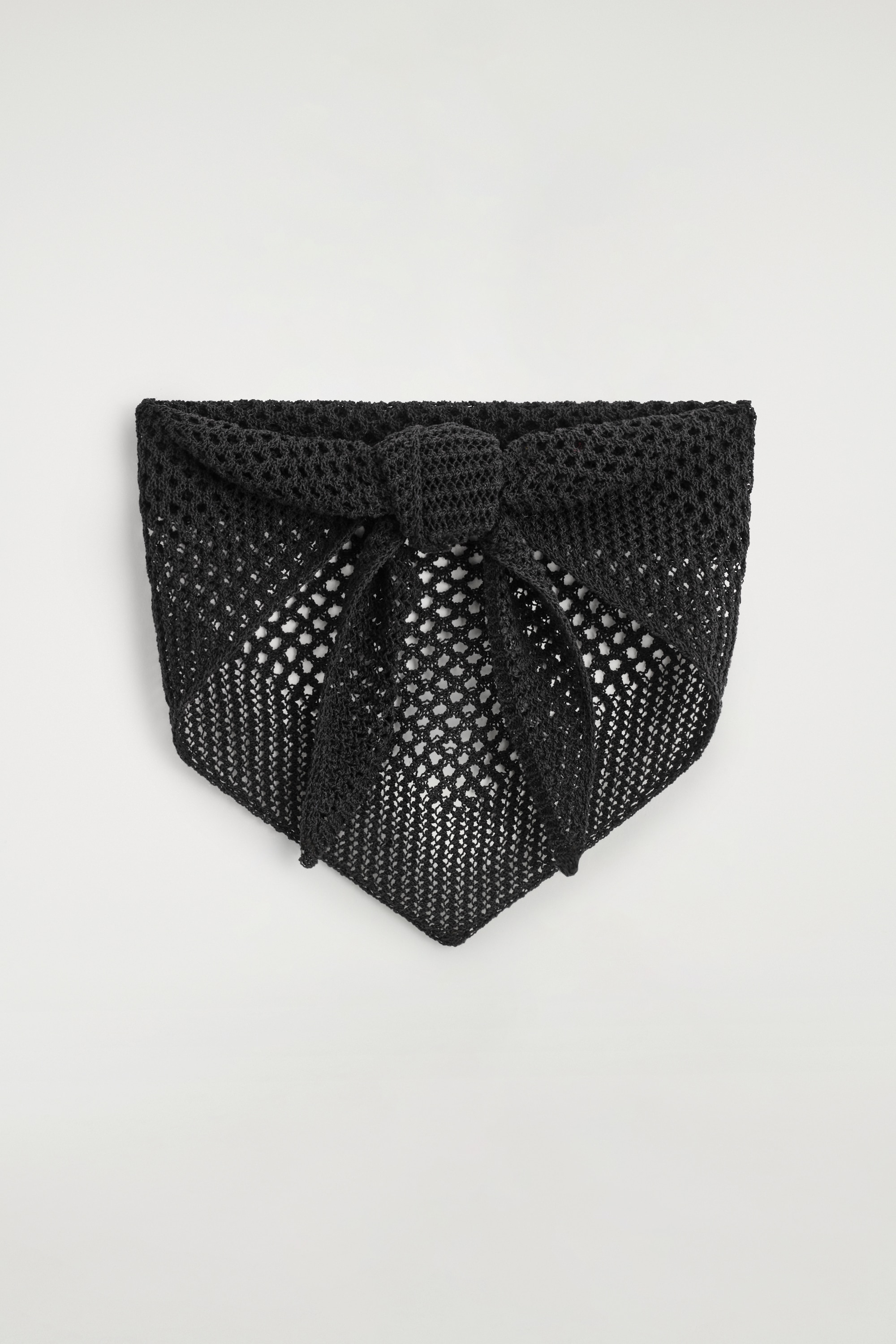 TROJUHOLNÍKOVÝ ŠÁL Z PLETENINY POINTELLE - BLACK