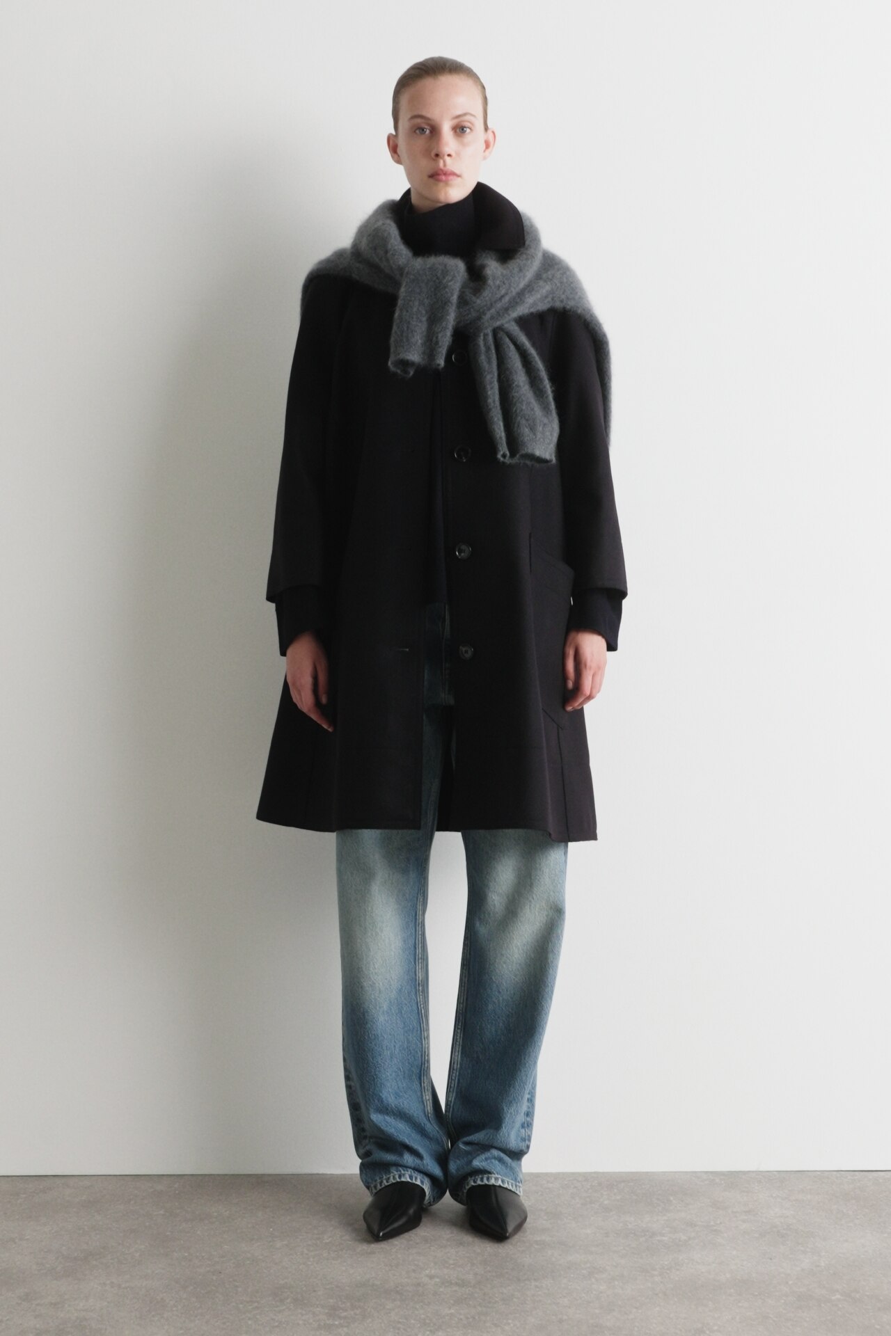 VOLUMINOUS WOOL LONG CAR COAT - NAVY | COS