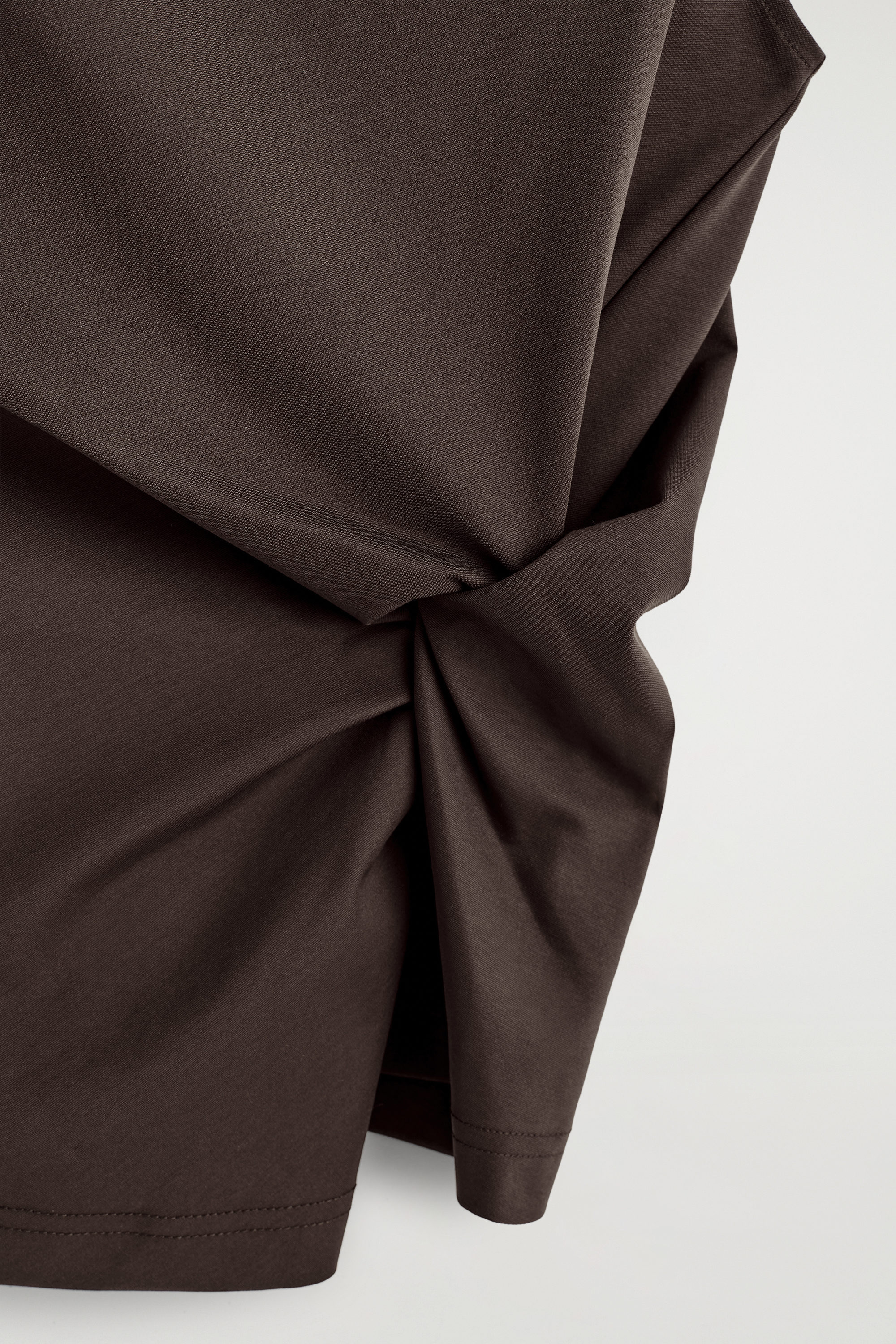 TWIST-DETAIL JERSEY TOP - DARK BROWN | COS US