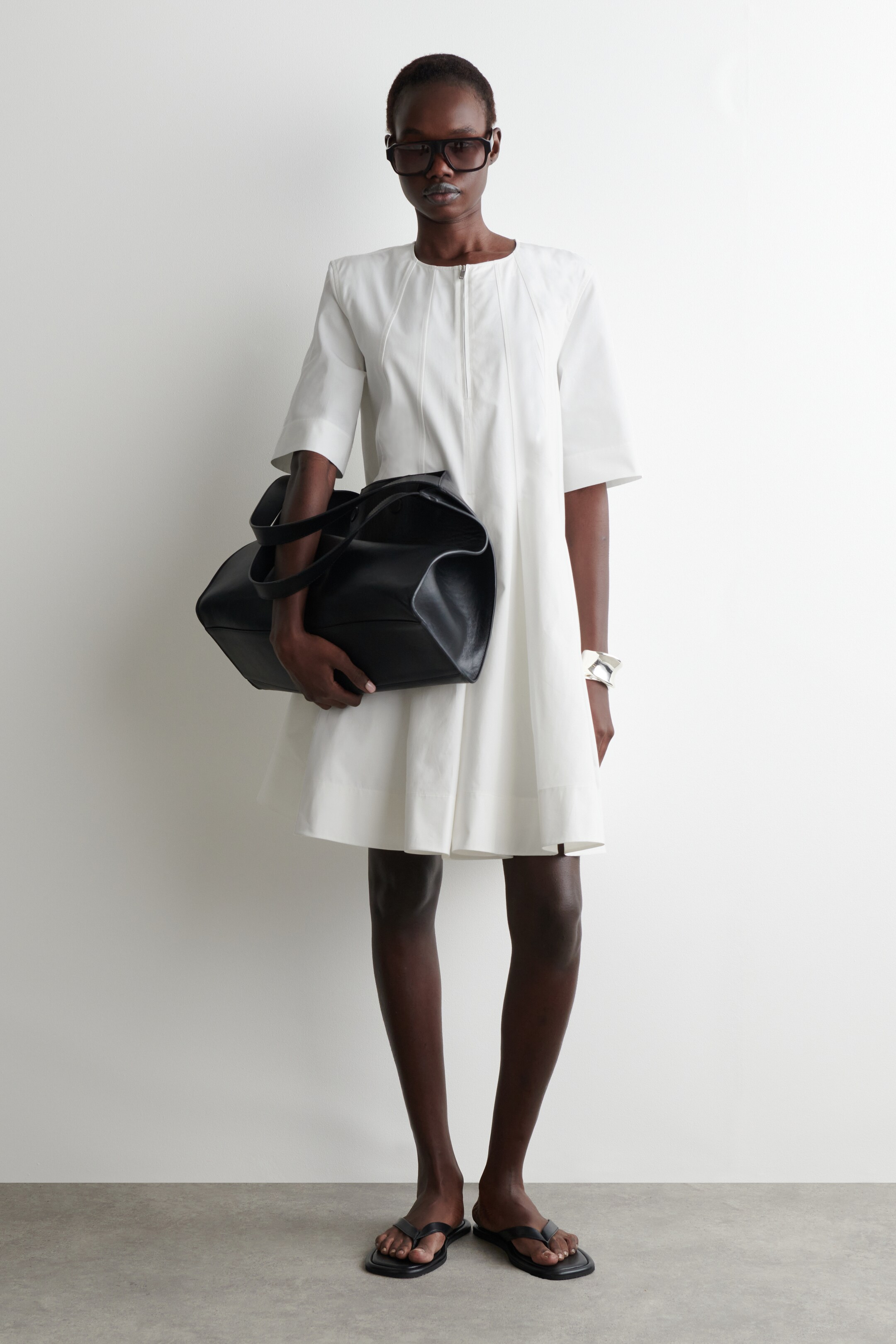 Visualizza immagine più grande: ABITO MINI IN COTONE CON PIEGHE E CERNIERA - BIANCO - DONNA | H&M IT 1