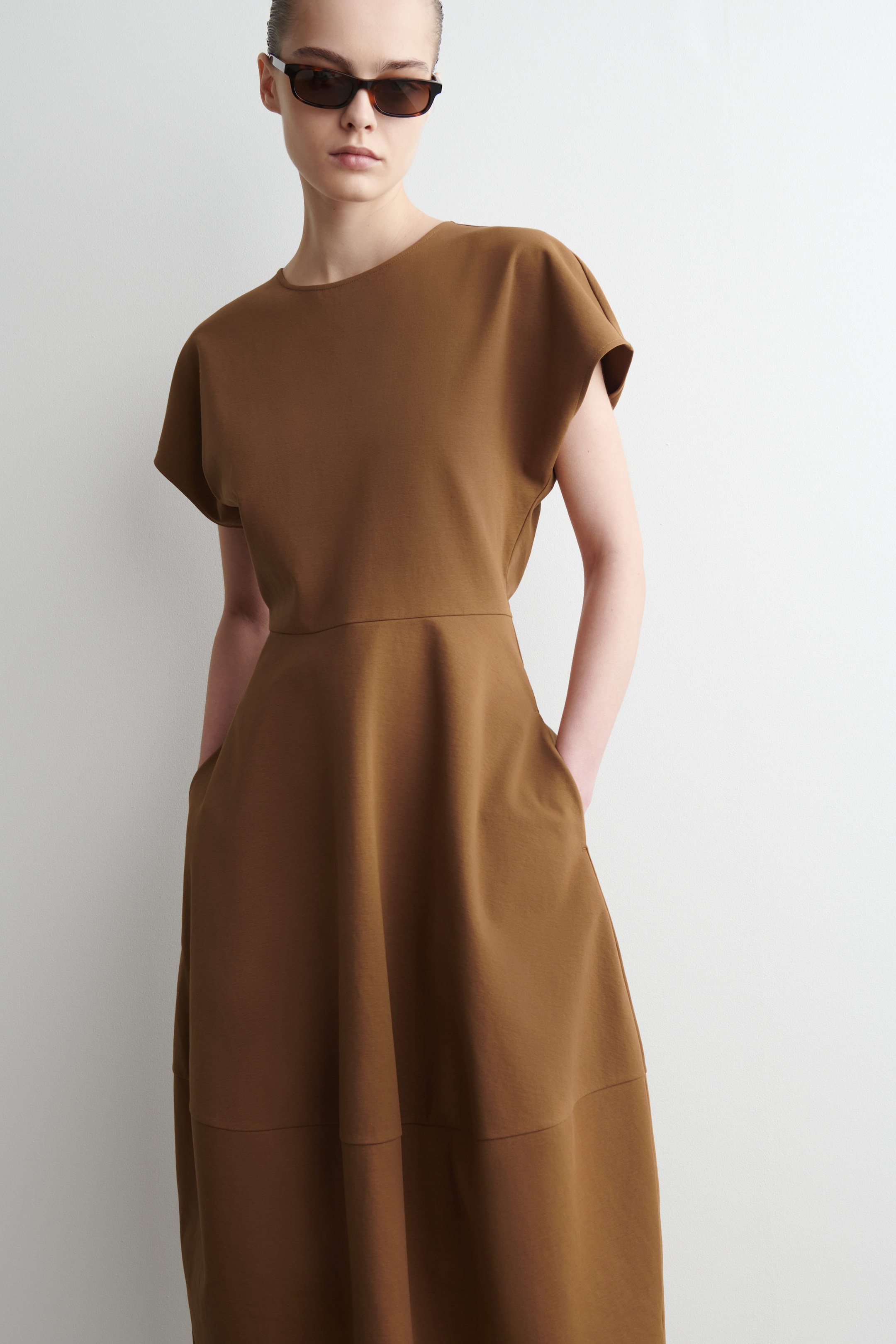 VESTIDO MIDI ESCULPIDO DE ALGODÓN