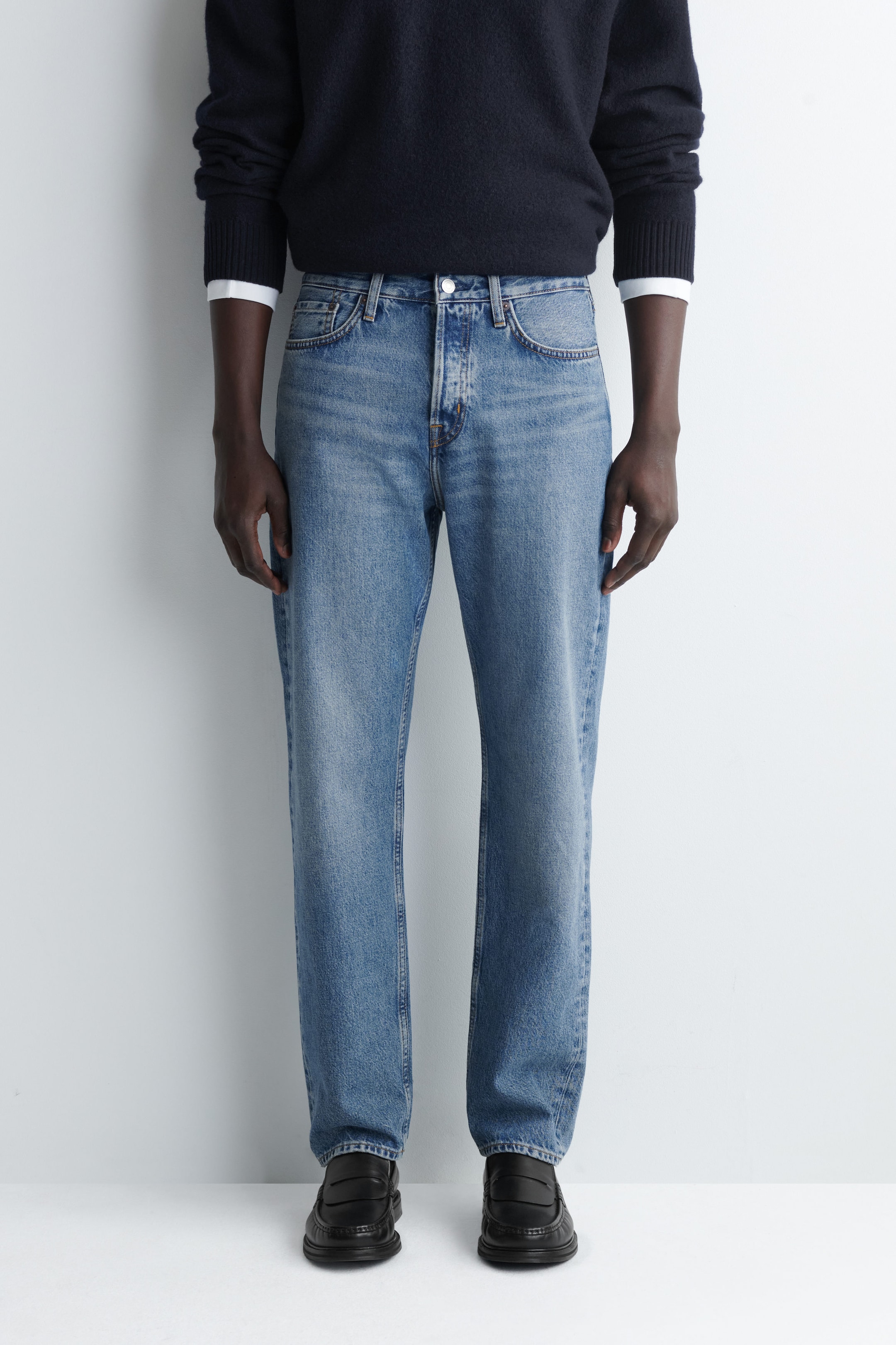 SIGNATURE STRAIGHT-LEG JEANS
