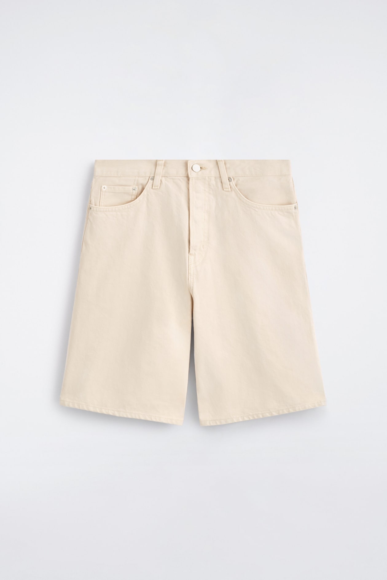KNEE-LENGTH DENIM SHORTS — CHALK