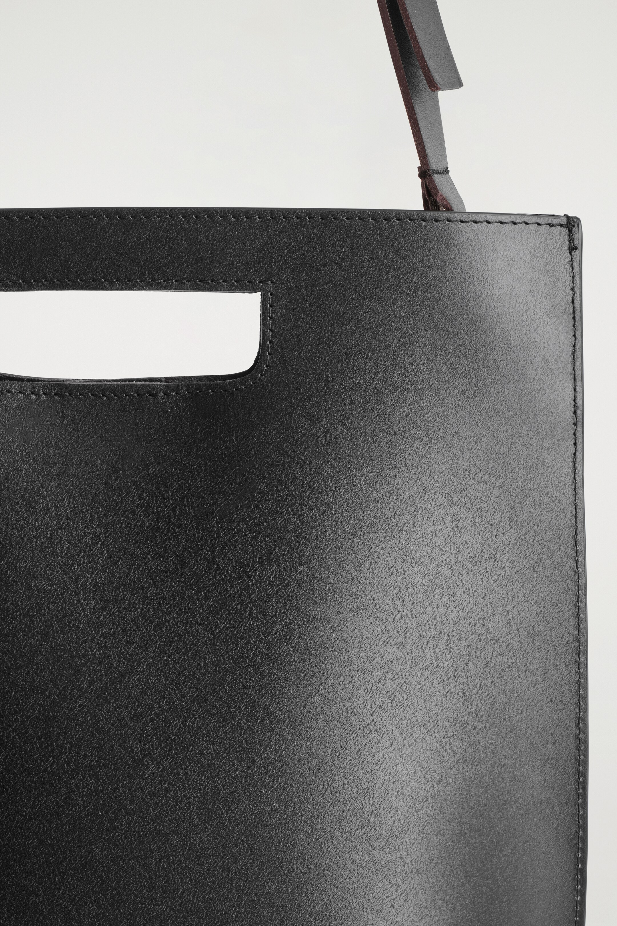 Agrandir l'image: SAC FOLIO - CUIR - NOIR - FEMME | H&M CH 5