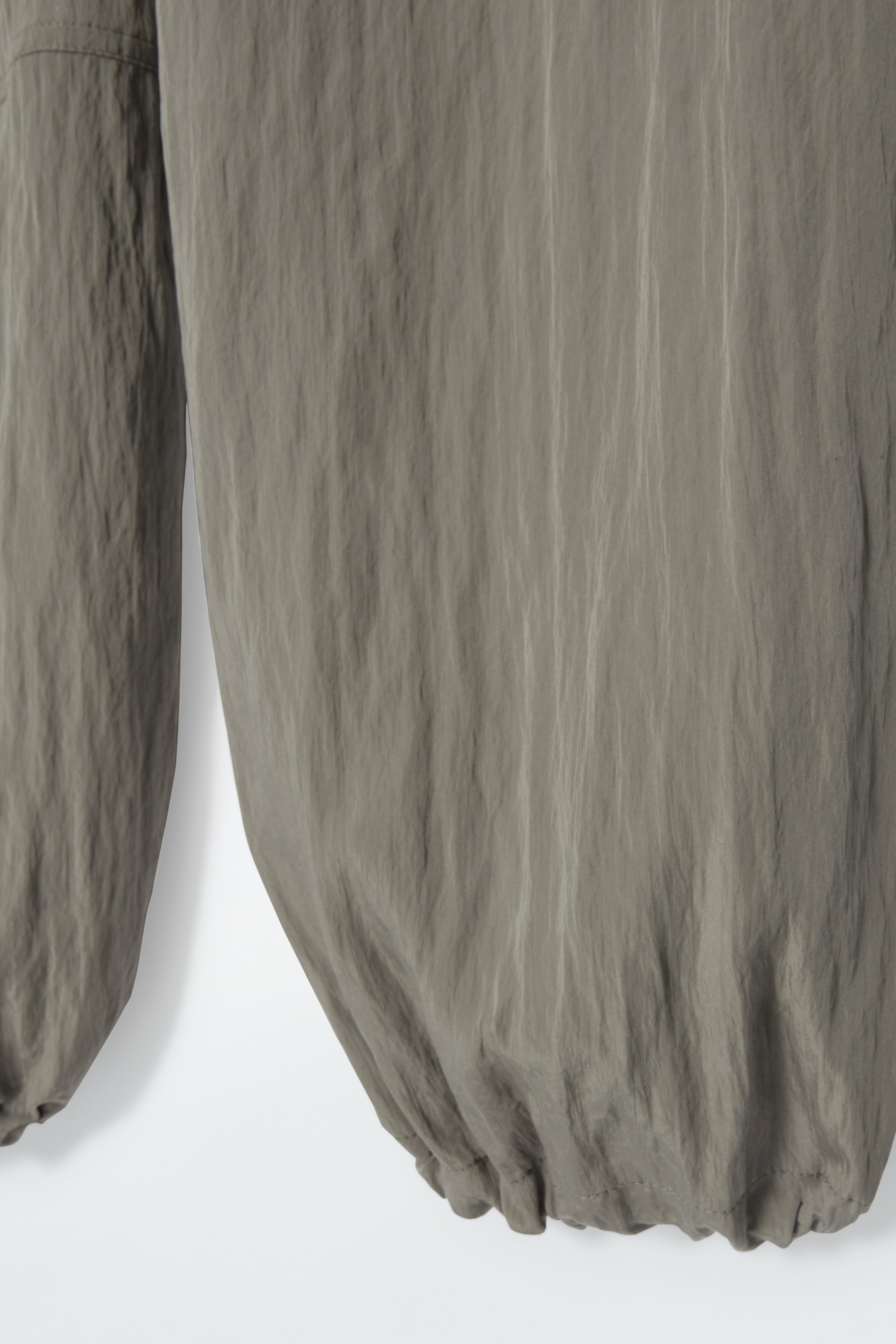 Grösseres Bild ansehen: CARGOHOSE MIT BARREL-BEIN - GRAU - DAMEN | H&M CH 3