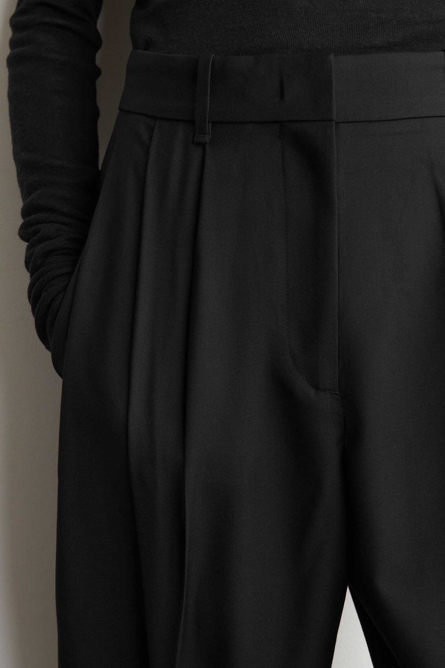 NOHAVICE Z VLNENEJ ZMESI S TULIPÁNOVÝM STRIHOM - ČIERNA/NAVY - 3