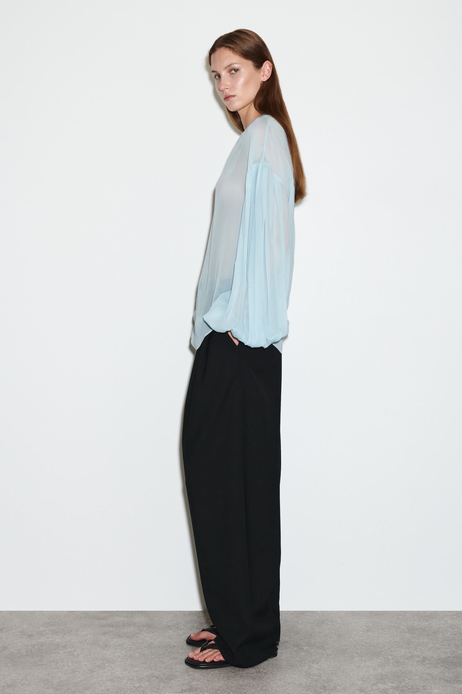 BLUSA TRASPARENTE CON MANICHE A PALLONCINO - CELESTE/ROSSO SCURO - 4