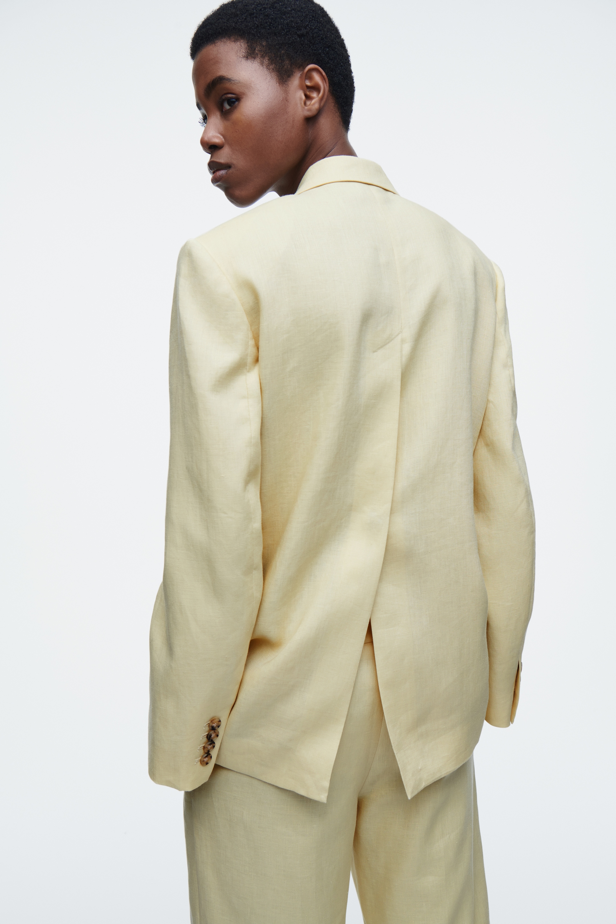 View larger image: LONGLINE LINEN BLAZER - BUTTER YELLOW - Ladies | H&M GB 4